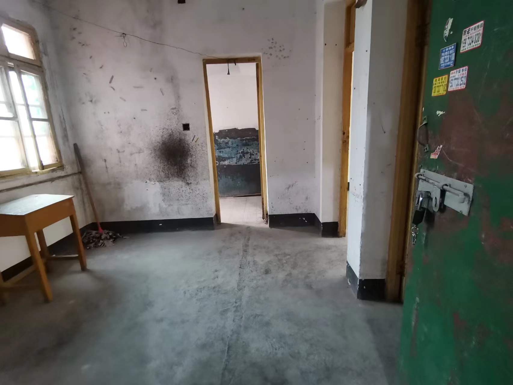 黄家塘 2室1厅1卫 25.0万 黄家塘 2室1厅1卫 25.0万客厅