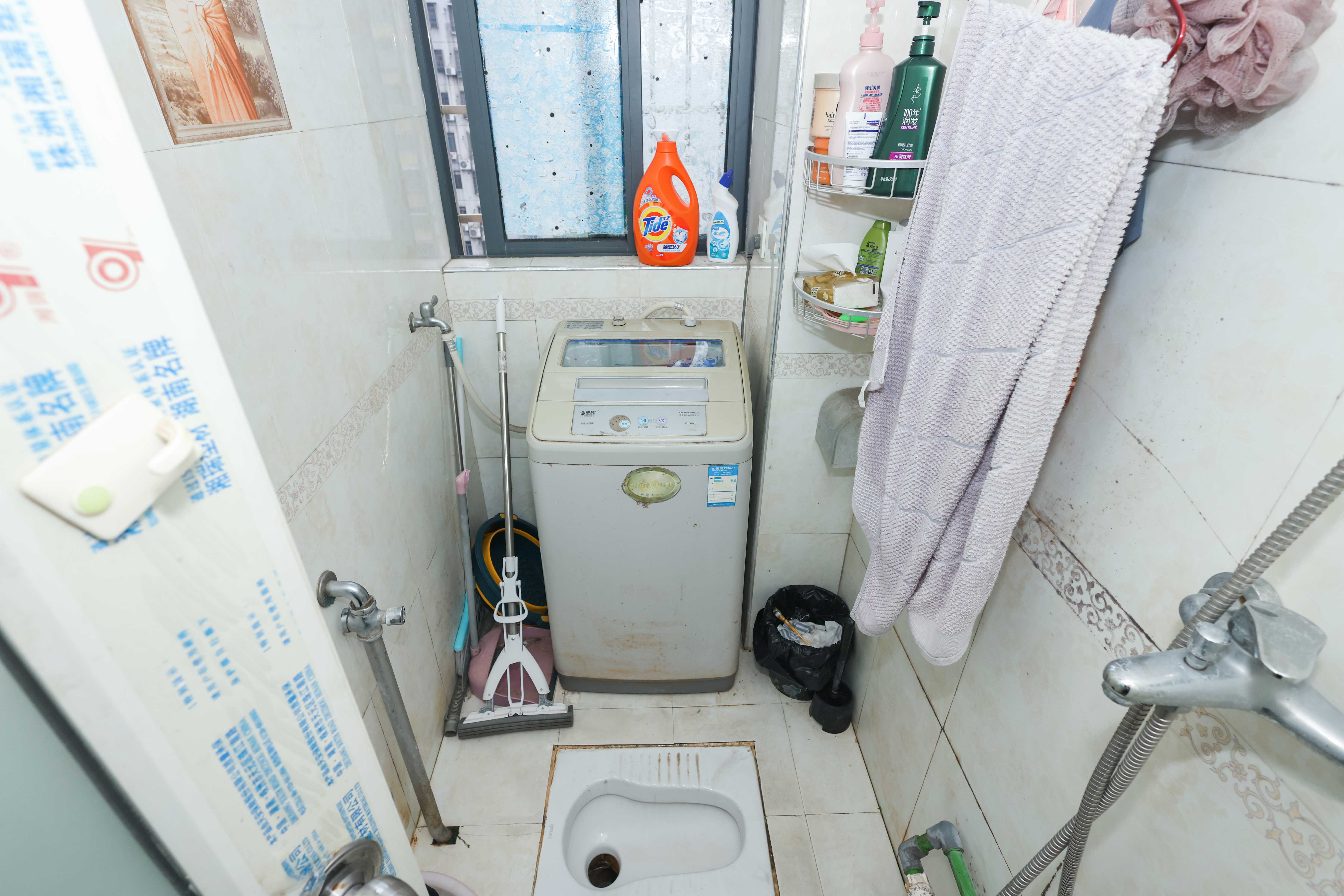 翡翠华庭  2室1厅1卫   42.80万卫生间