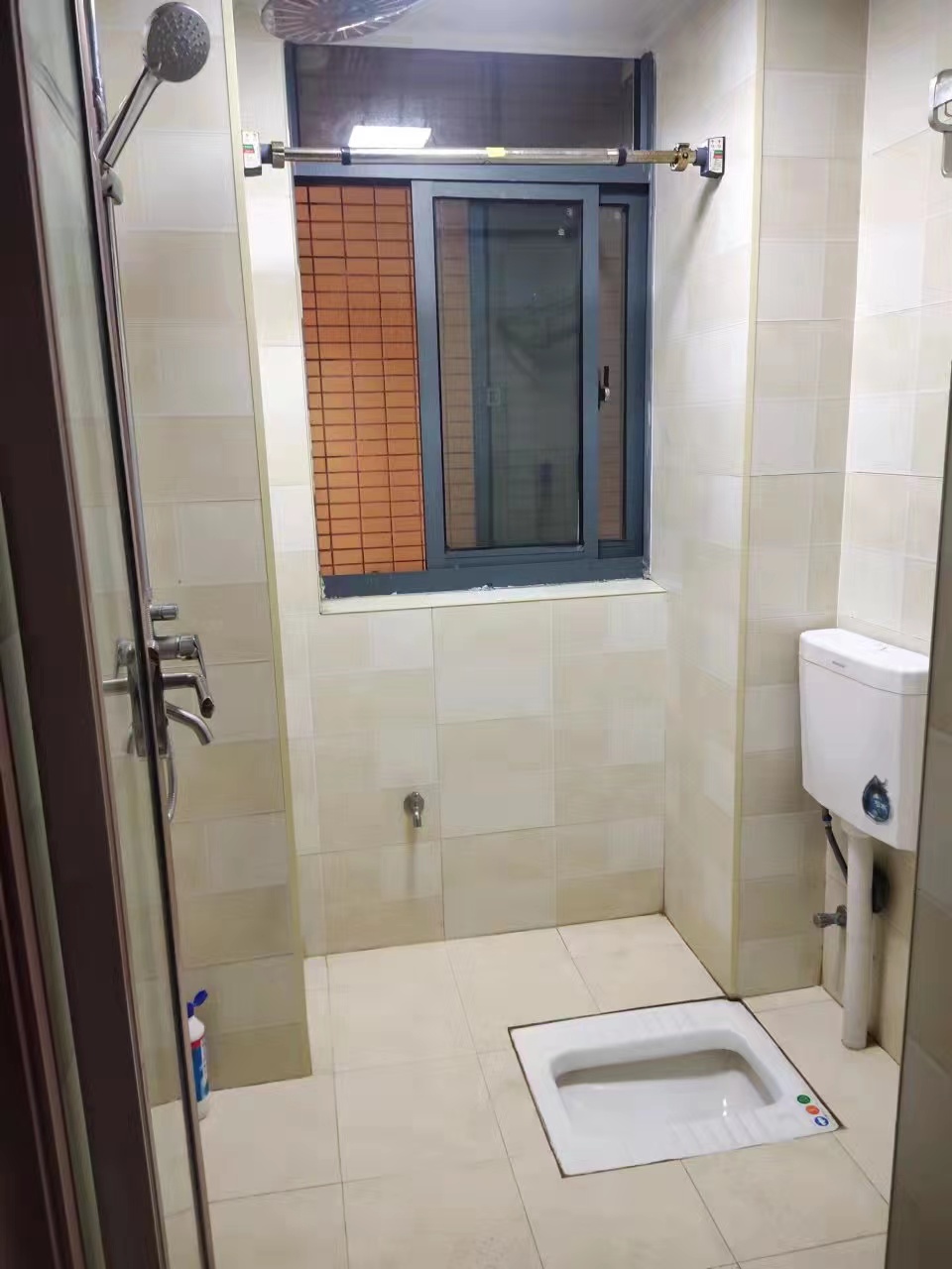 上善国际(翰林府) 3室2厅2卫 47.5万 上善国际(翰林府) 3室2厅2卫 47.5万客厅