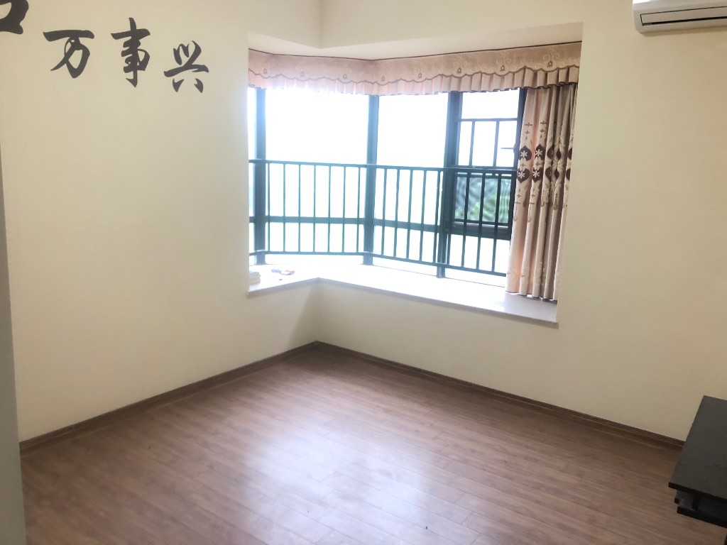 碧桂园  3室2厅2卫   69.80万客厅