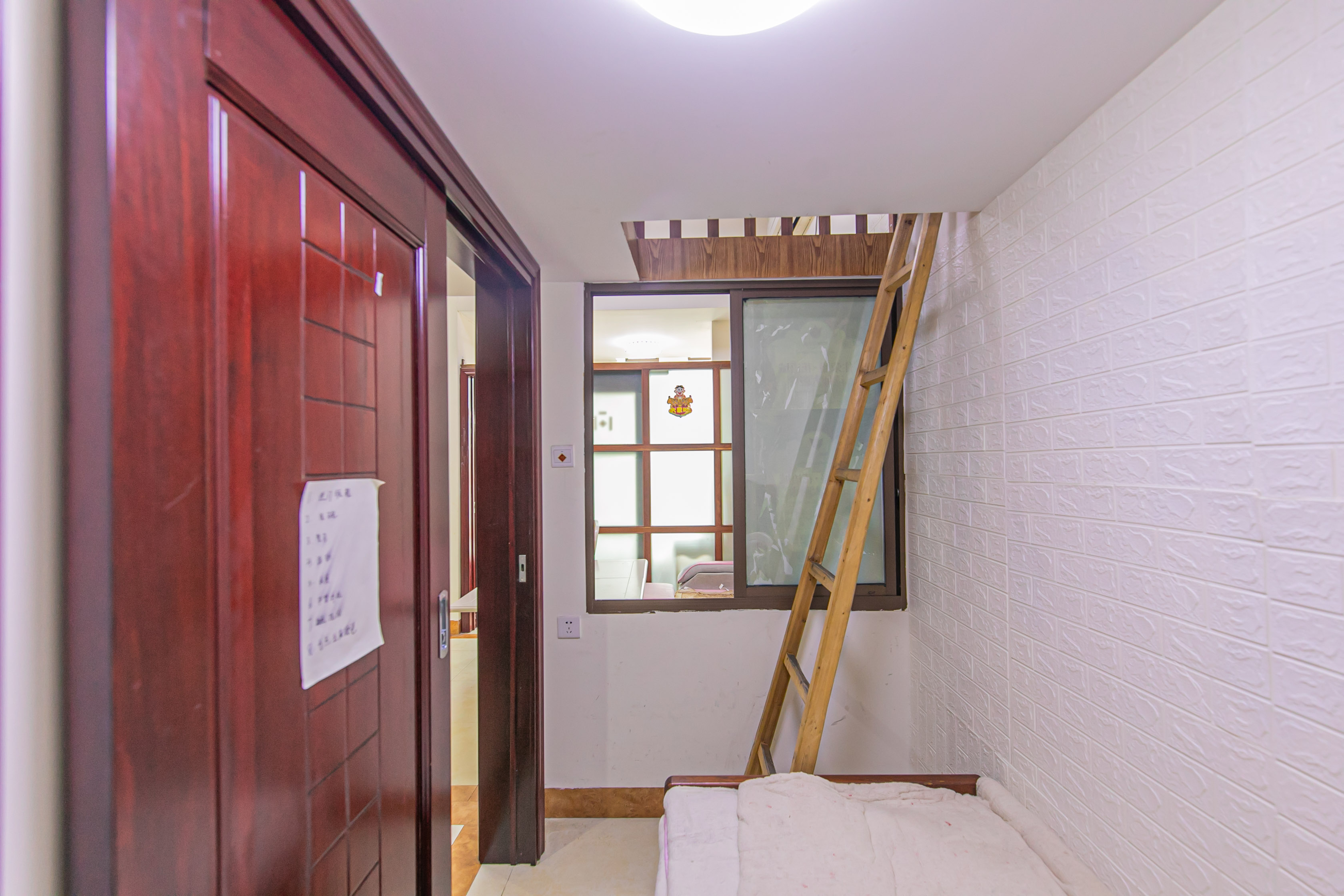 湖湾世景  2室1厅1卫    55.0万卧室