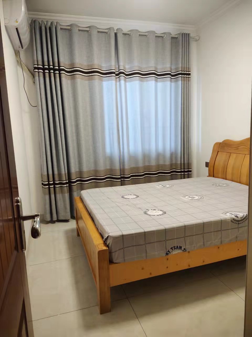 上善国际(翰林府) 3室2厅2卫 47.5万 上善国际(翰林府) 3室2厅2卫 47.5万客厅