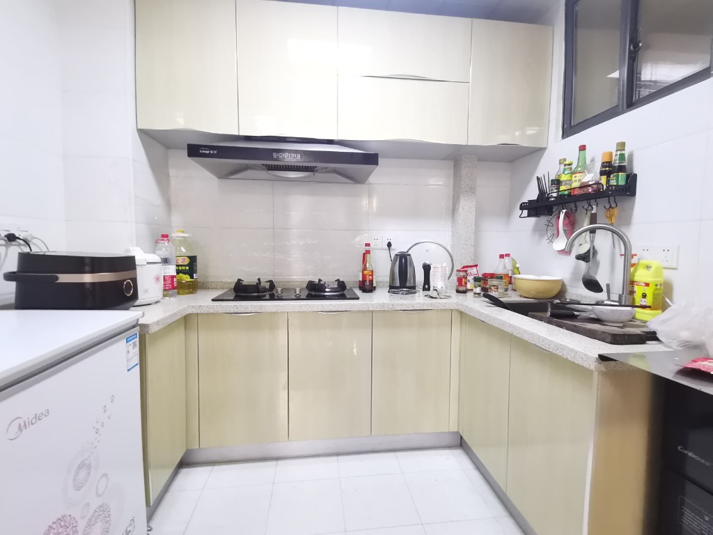 香博堡 3室2厅2卫 85.0万 香博堡 3室2厅2卫 85.0万客厅