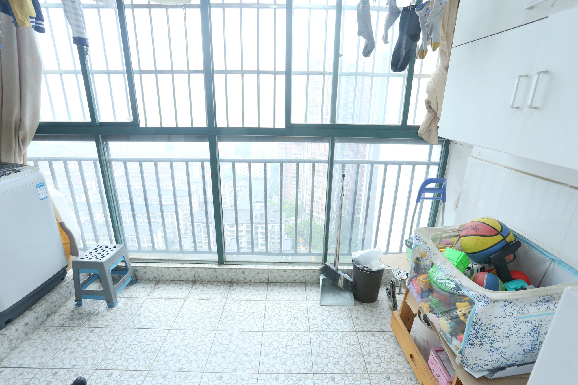 浏阳河畔家园  2室2厅1卫   85.00万阳台