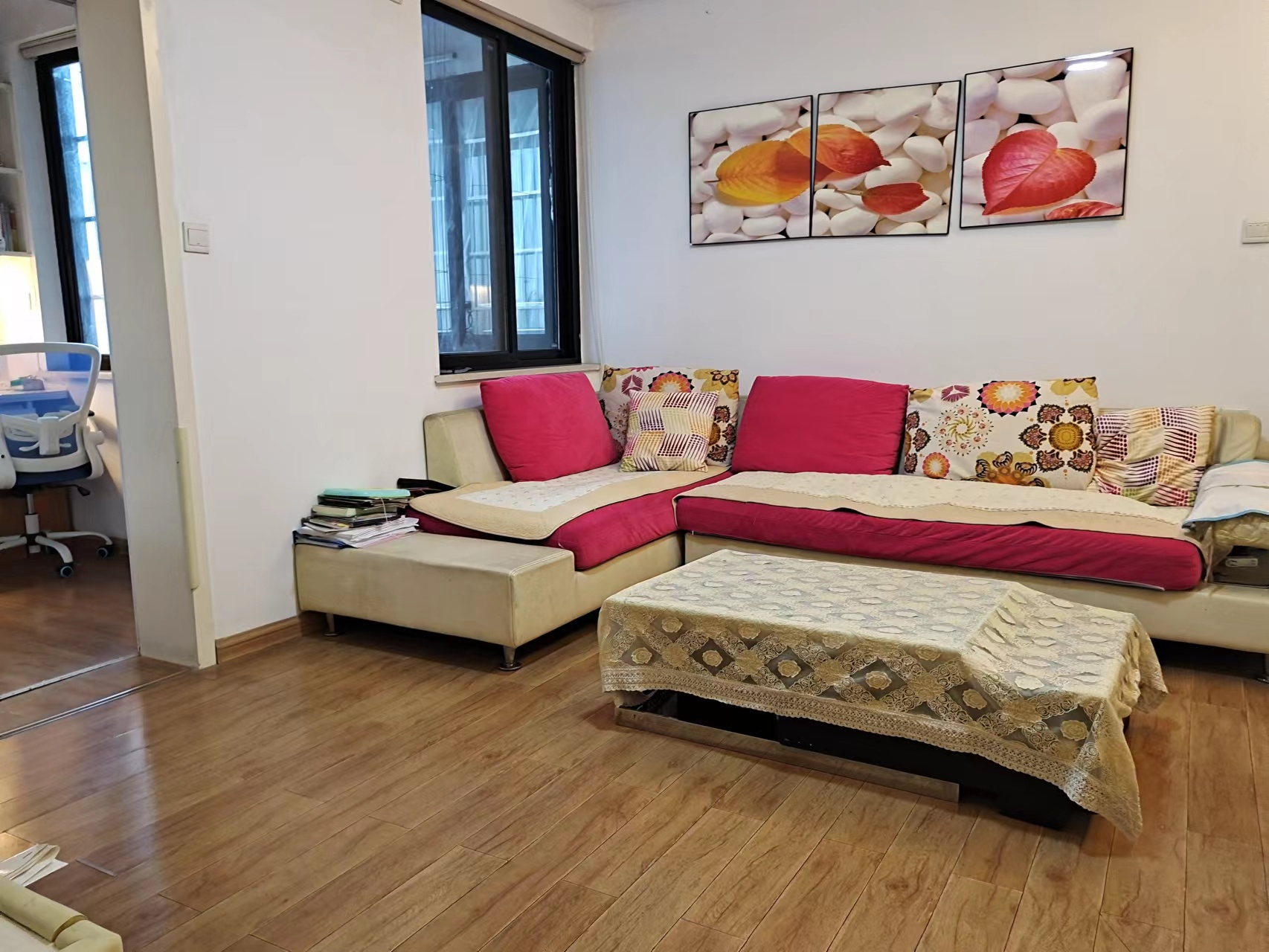 盛世华庭 2室2厅1卫 68.8万 盛世华庭 2室2厅1卫 68.8万客厅