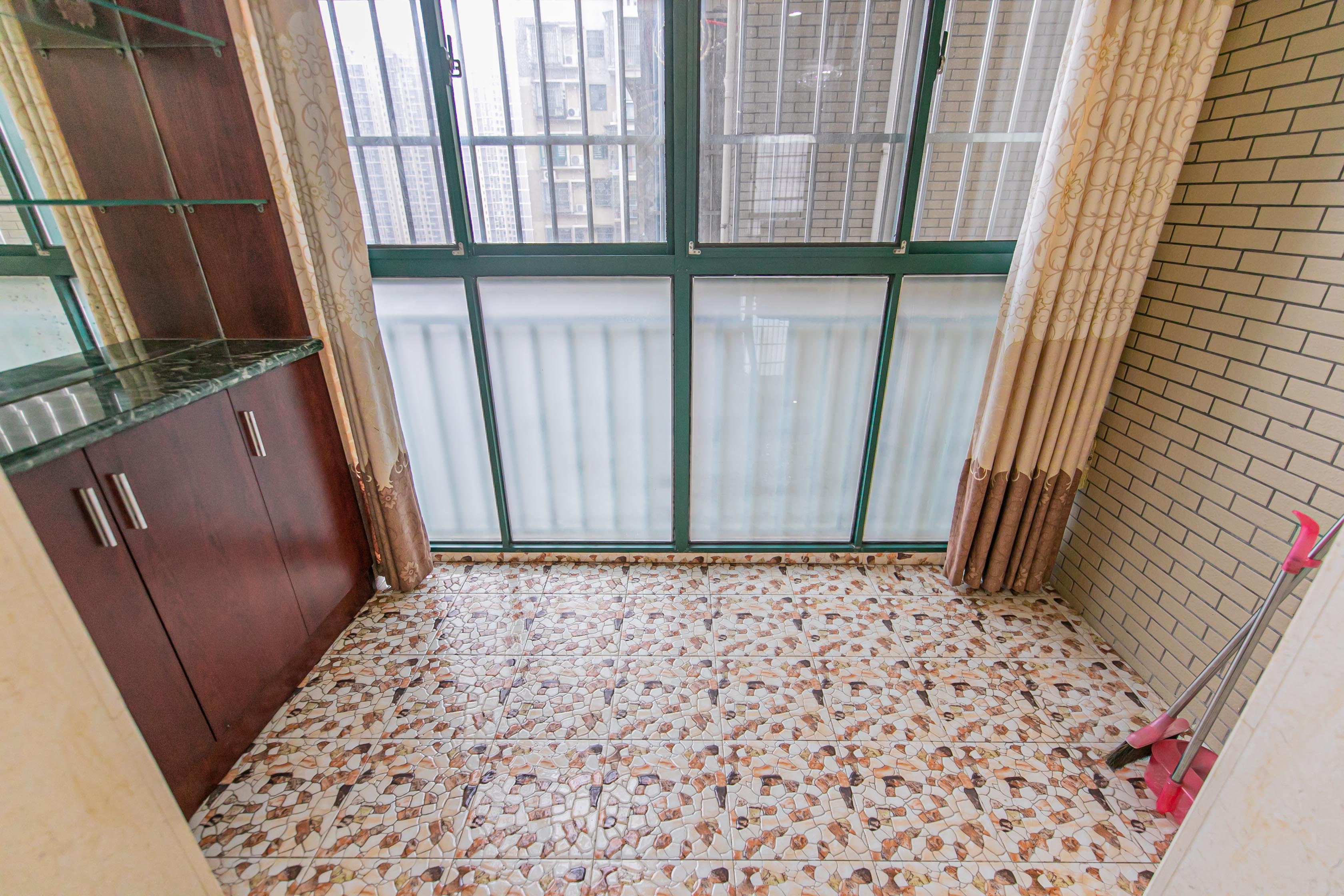 松雅湖畔 3室2厅2卫 103.8万 松雅湖畔 3室2厅2卫 103.8万阳台