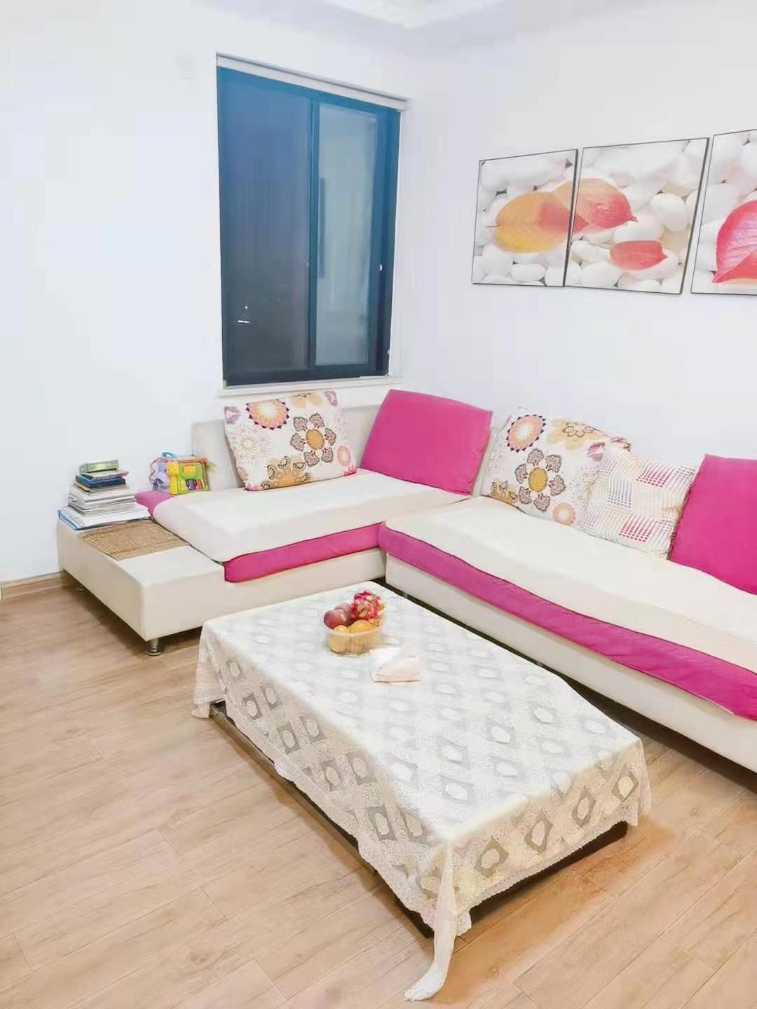 盛世华庭 2室2厅1卫 68.8万 盛世华庭 2室2厅1卫 68.8万客厅