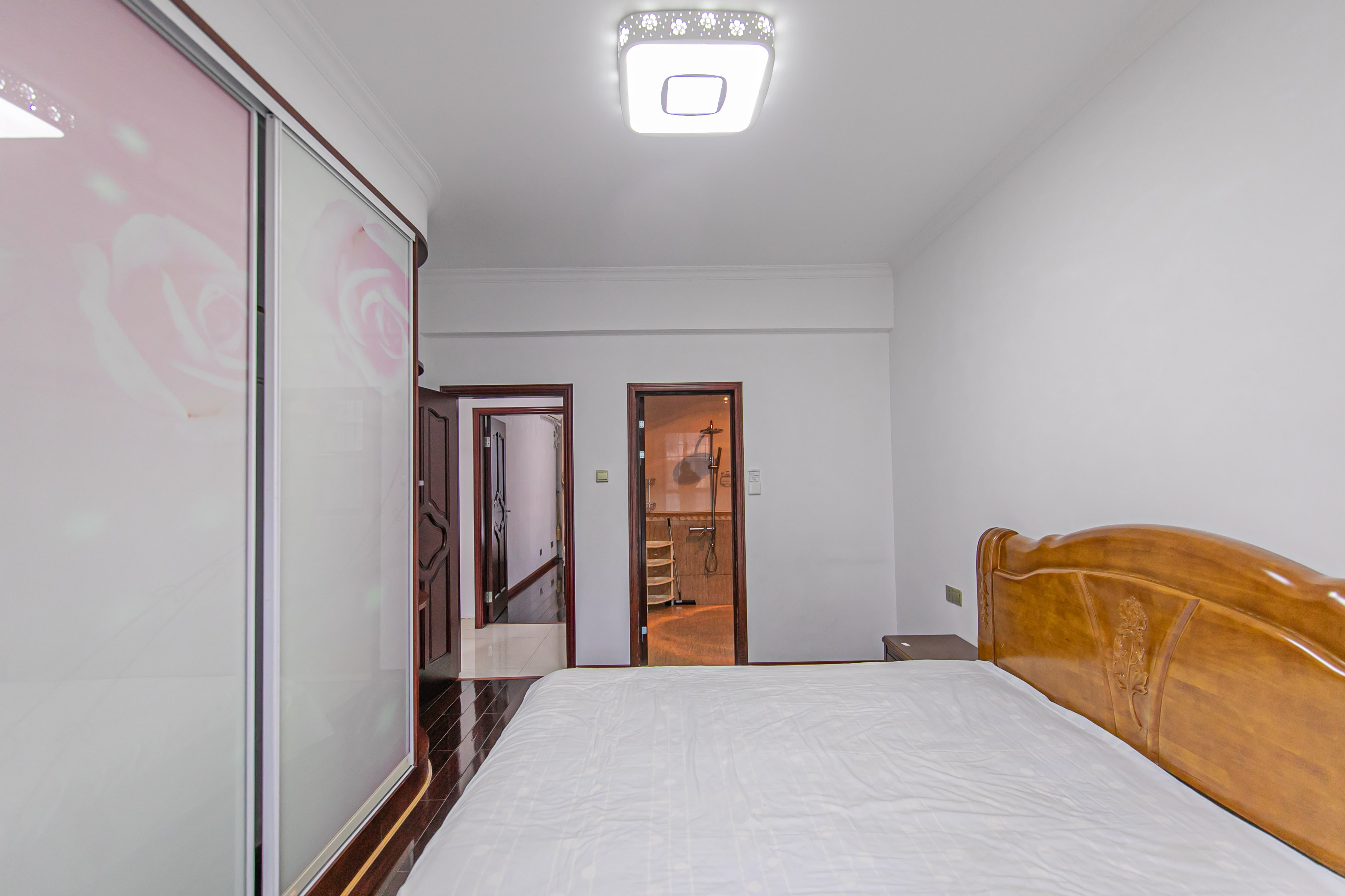 松雅湖畔 3室2厅2卫 103.8万 松雅湖畔 3室2厅2卫 103.8万卧室