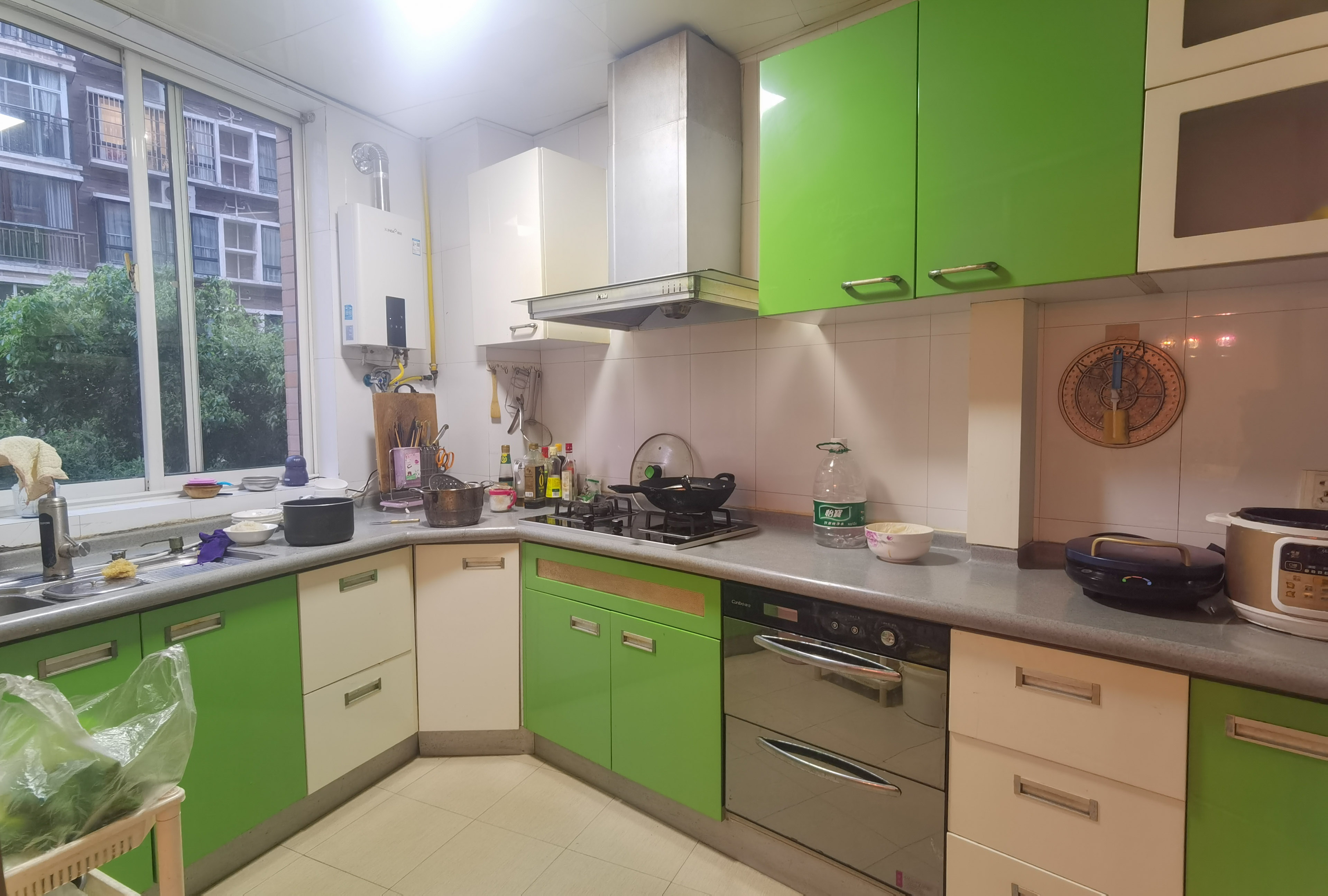 湘银二期世纪花园 3室2厅2卫 82.8万 湘银二期世纪花园 3室2厅2卫 82.8万客厅