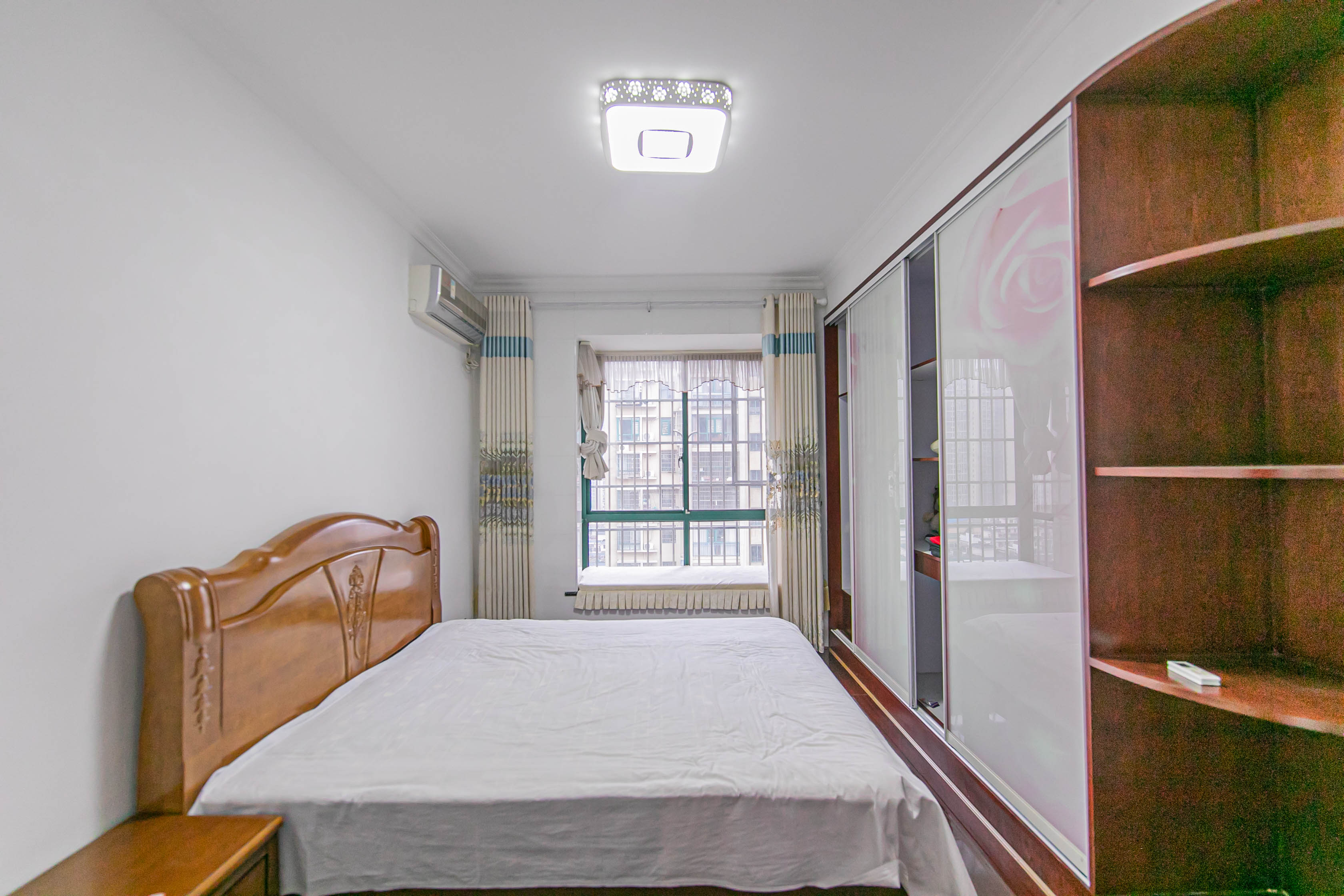 松雅湖畔 3室2厅2卫 103.8万 松雅湖畔 3室2厅2卫 103.8万卧室