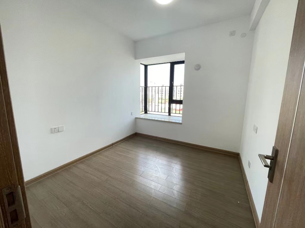 蓝溪谷 3室2厅2卫 96.8万 蓝溪谷 3室2厅2卫 96.8万客厅