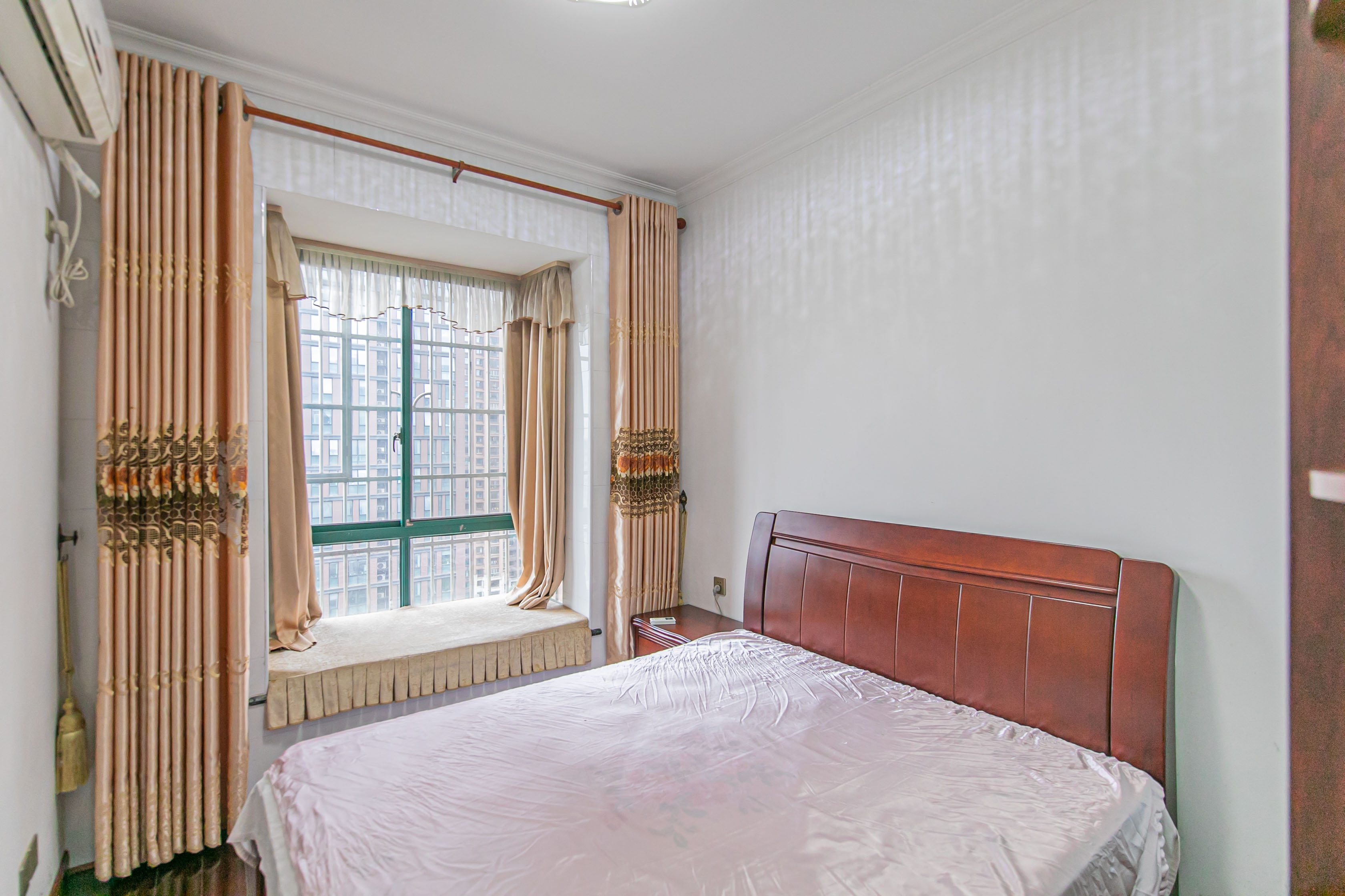 松雅湖畔 3室2厅2卫 103.8万 松雅湖畔 3室2厅2卫 103.8万卧室