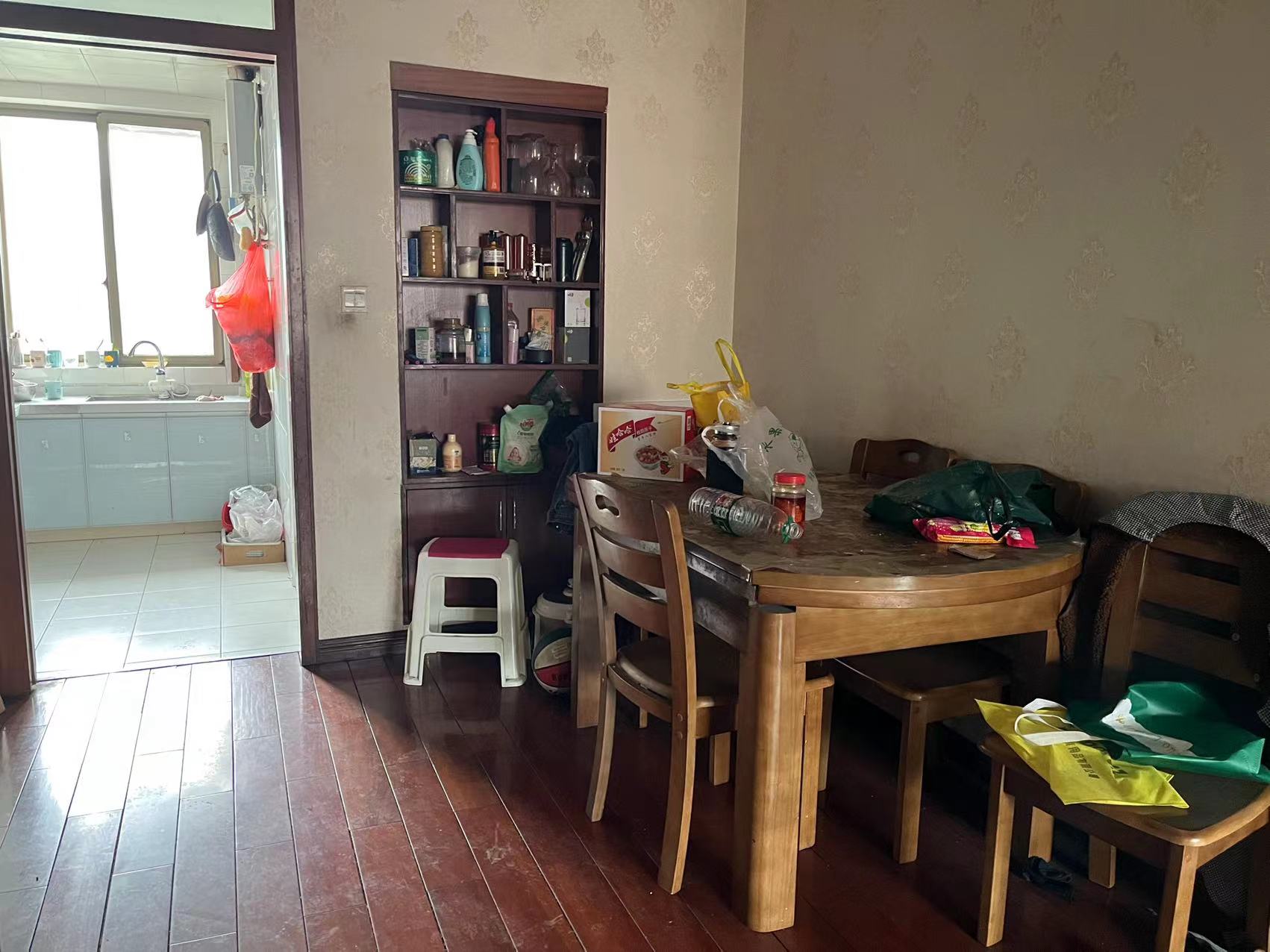 恒丰小区 3室2厅2卫 50.0万 恒丰小区 3室2厅2卫 50.0万客厅