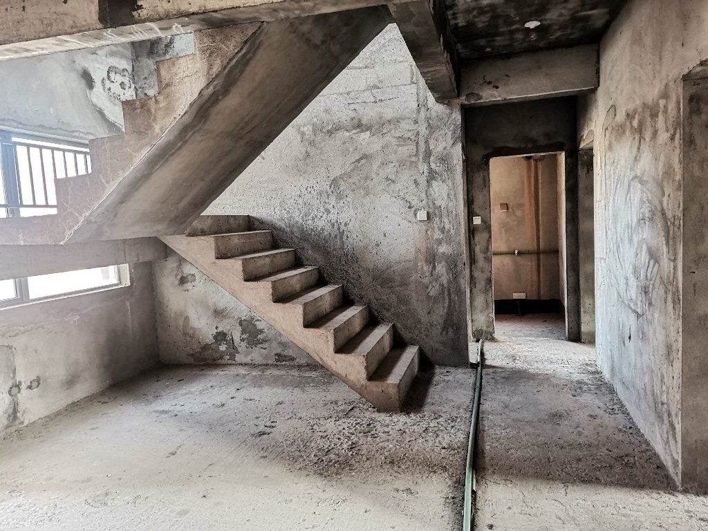 磐龙生态社区 5室2厅2卫 100.0万 磐龙生态社区 5室2厅2卫 100.0万客厅