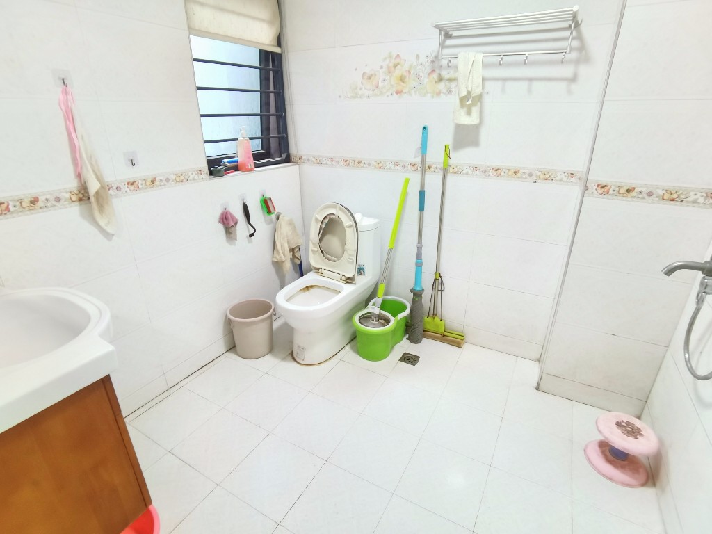 圣华名城建设北路110号 3室2厅2卫 36.8万 圣华名城建设北路110号 3室2厅2卫 36.8万客厅