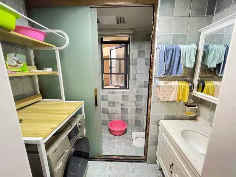 经世龙城 2室2厅1卫 64.8万 经世龙城 2室2厅1卫 64.8万客厅