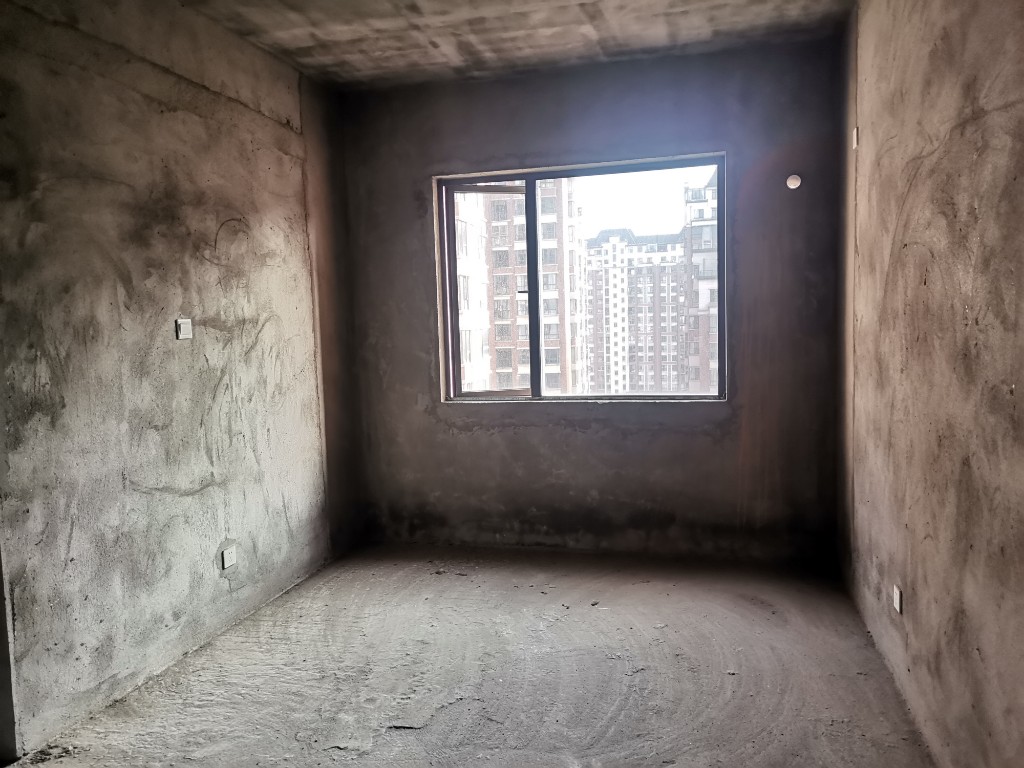 磐龙生态社区 5室2厅2卫 100.0万 磐龙生态社区 5室2厅2卫 100.0万客厅