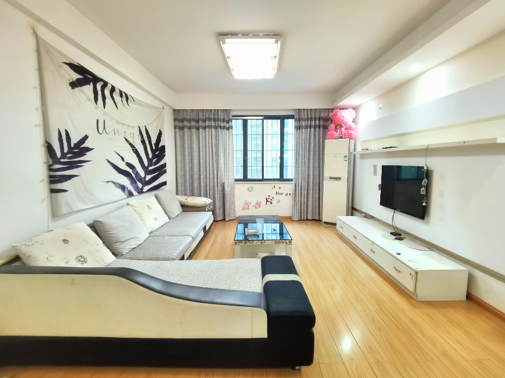 圣华名城建设北路110号 3室2厅2卫 36.8万 圣华名城建设北路110号 3室2厅2卫 36.8万客厅