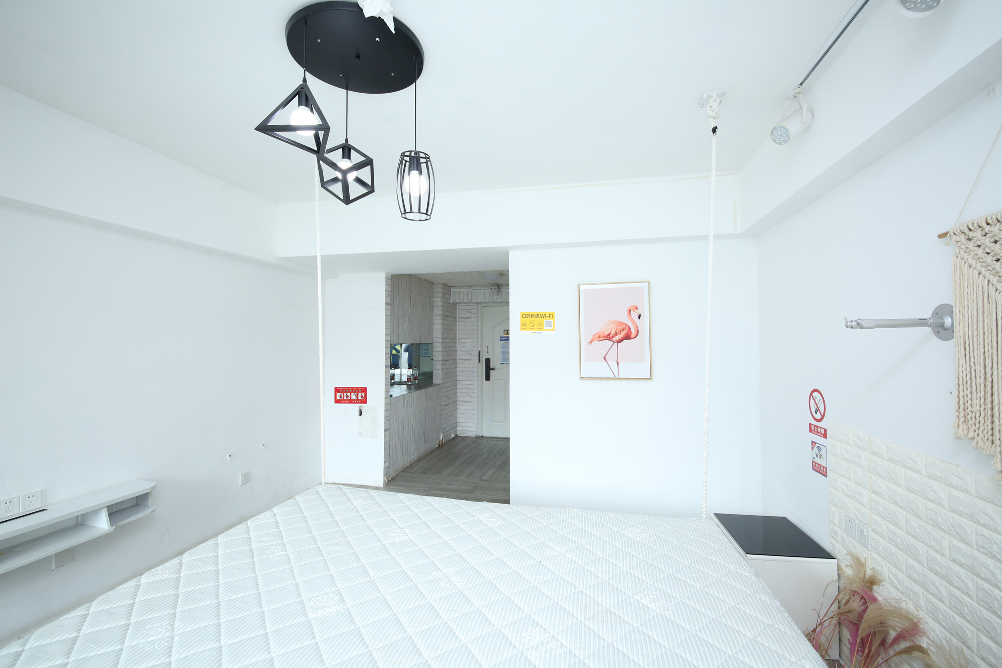 新国际（森和大厦）  1室1厅1卫    46.8万卧室