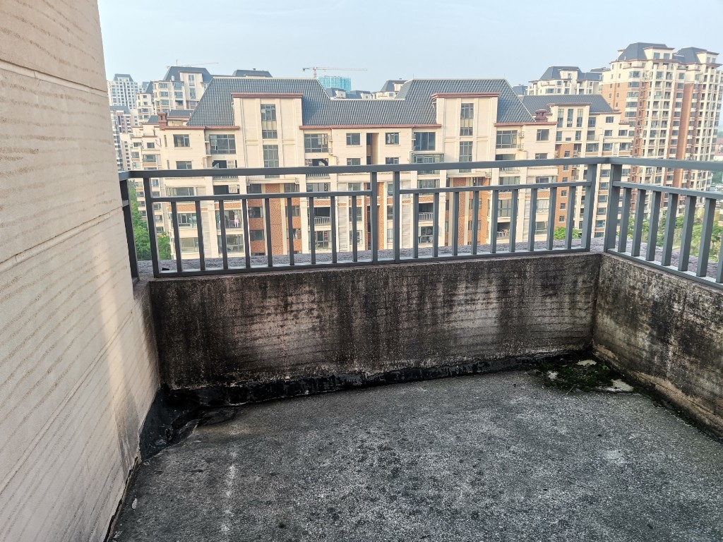 磐龙生态社区 5室2厅2卫 100.0万 磐龙生态社区 5室2厅2卫 100.0万客厅