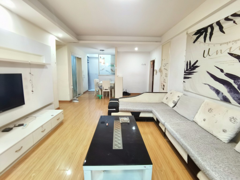 圣华名城建设北路110号 3室2厅2卫 36.8万 圣华名城建设北路110号 3室2厅2卫 36.8万客厅