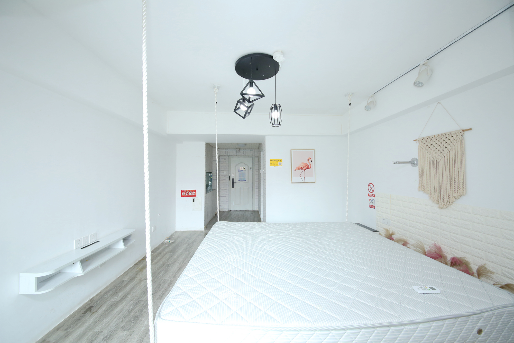 新国际（森和大厦）  1室1厅1卫    46.8万卧室