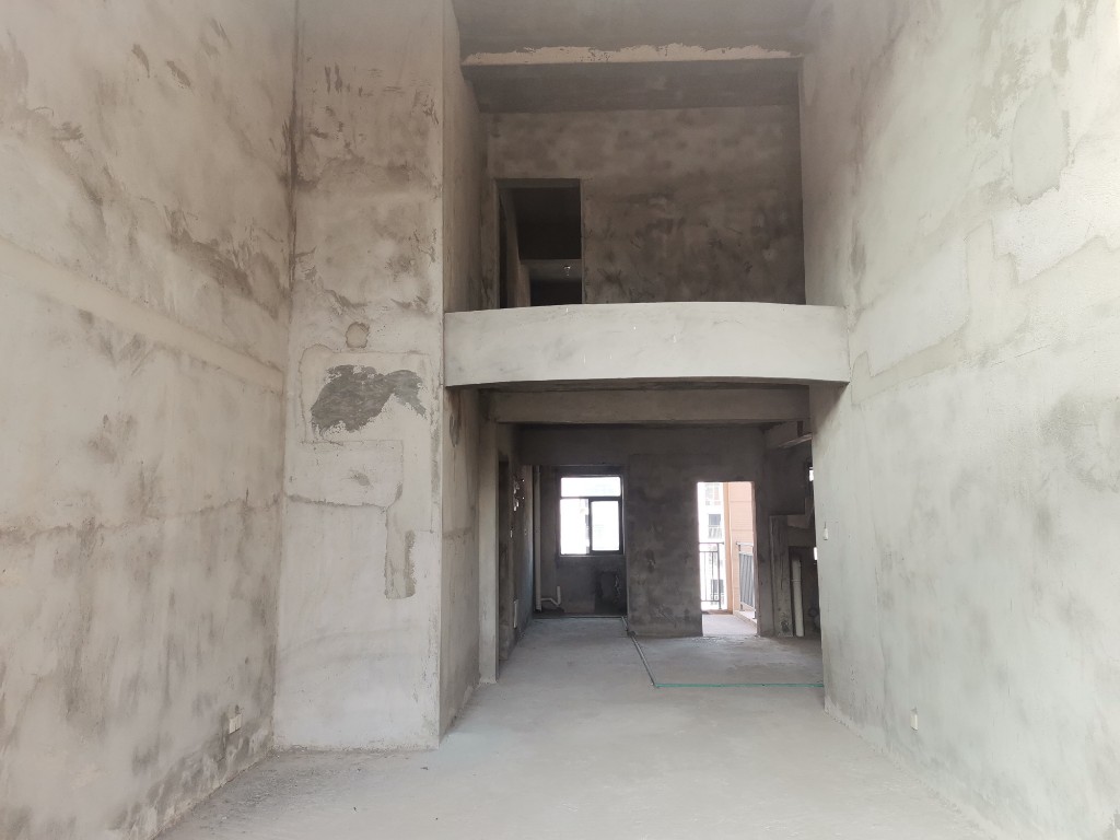 磐龙生态社区 5室2厅2卫 100.0万 磐龙生态社区 5室2厅2卫 100.0万客厅