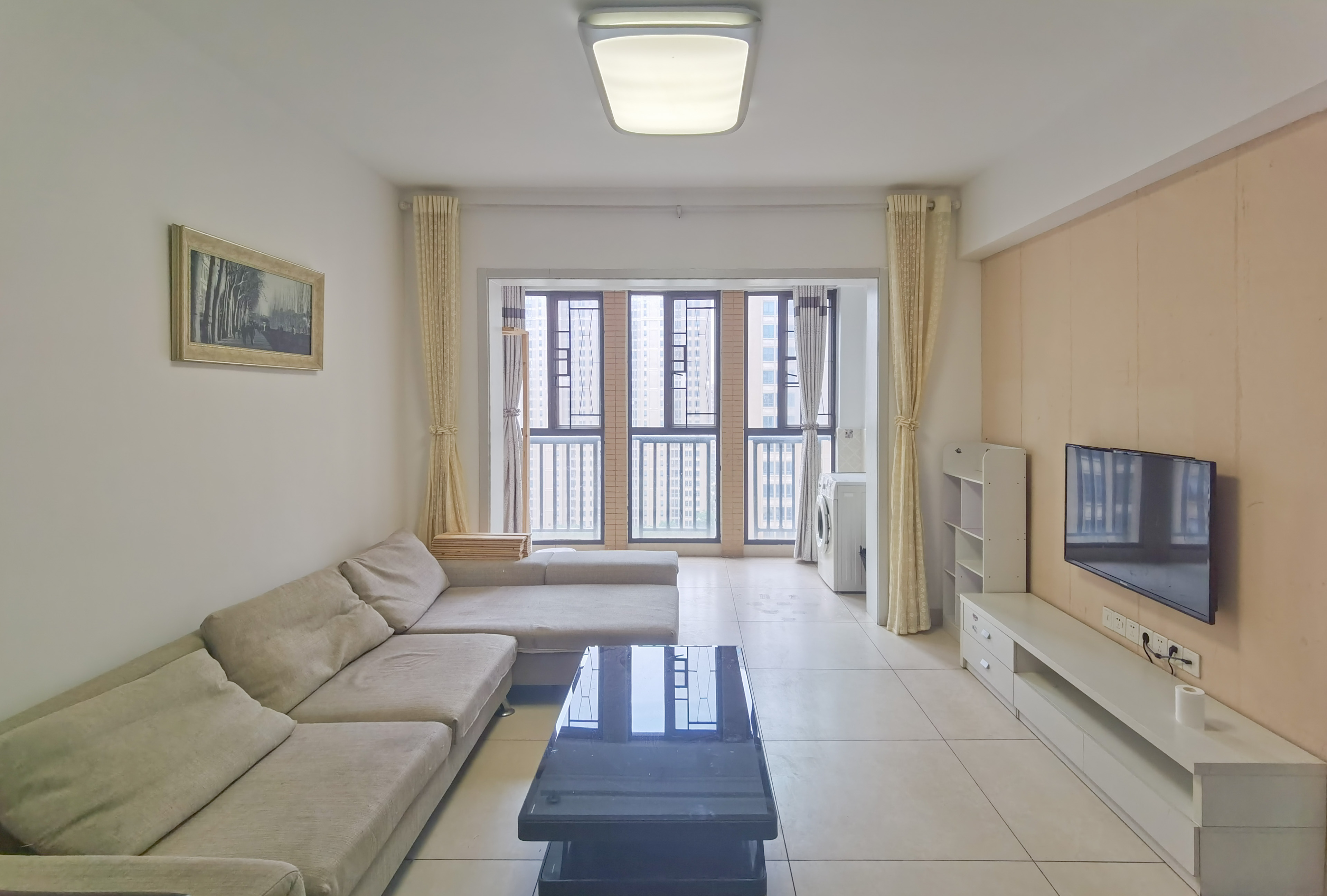 泰山公馆 2室2厅1卫 58.0万 泰山公馆 2室2厅1卫 58.0万客厅