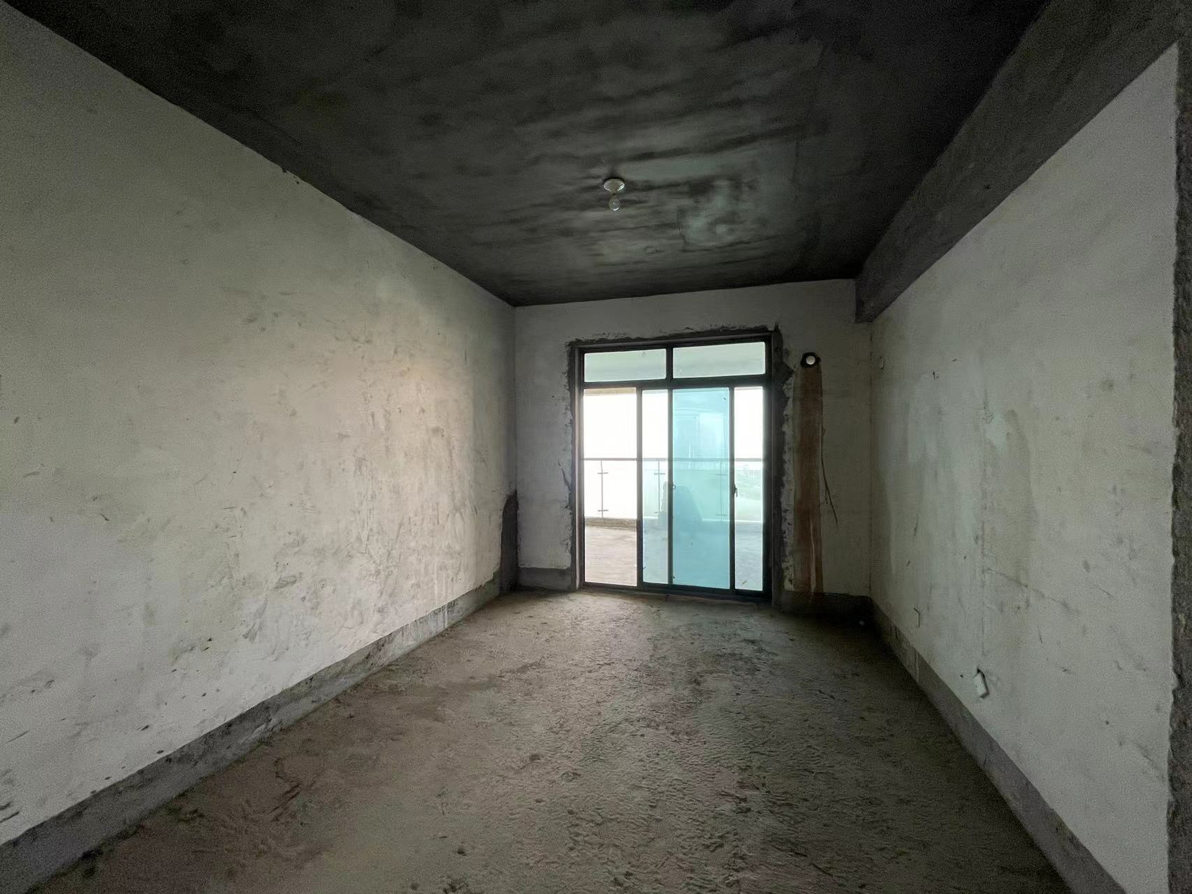 山水国际 5室2厅4卫 179.0万 山水国际 5室2厅4卫 179.0万客厅