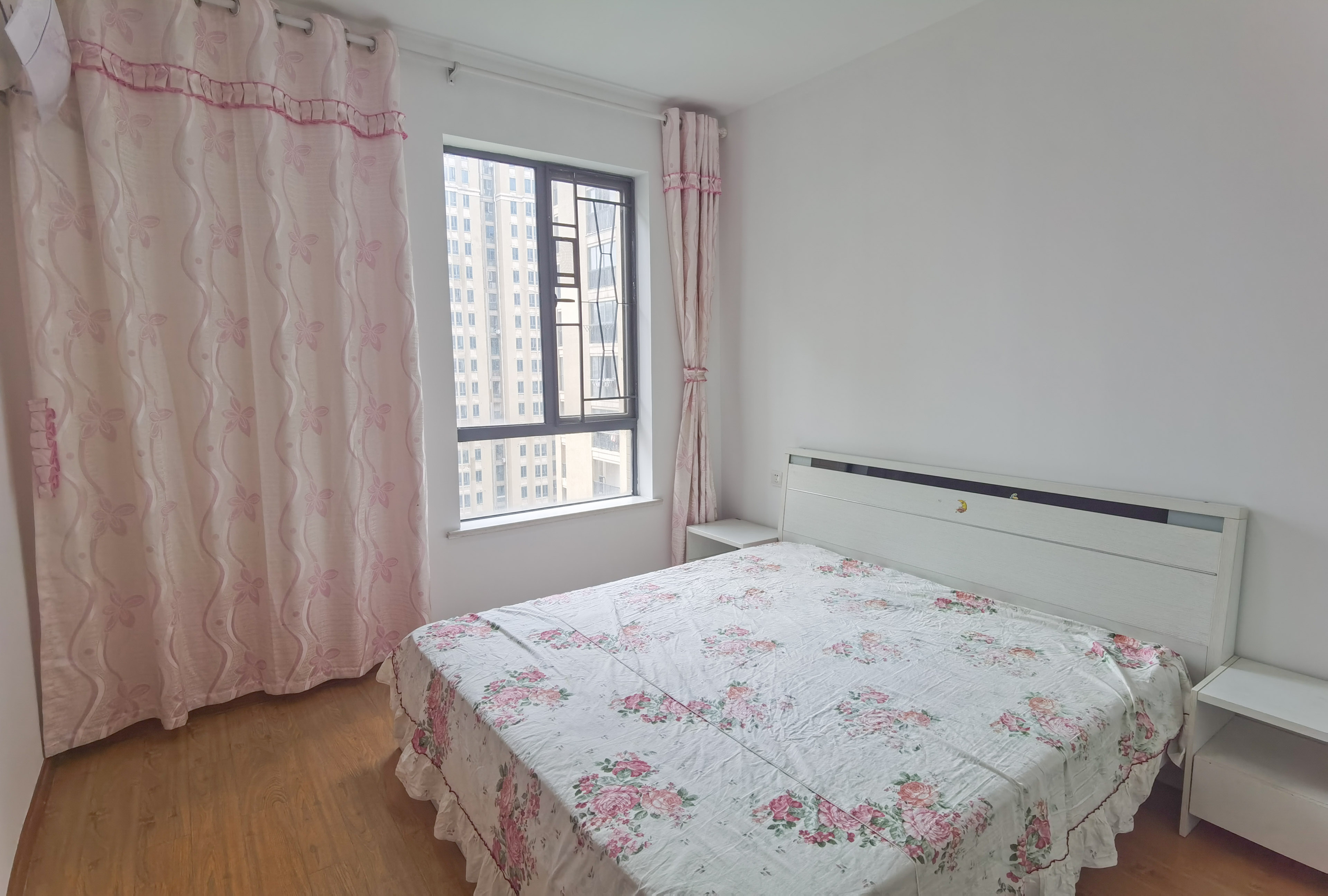 泰山公馆 2室2厅1卫 58.0万 泰山公馆 2室2厅1卫 58.0万客厅