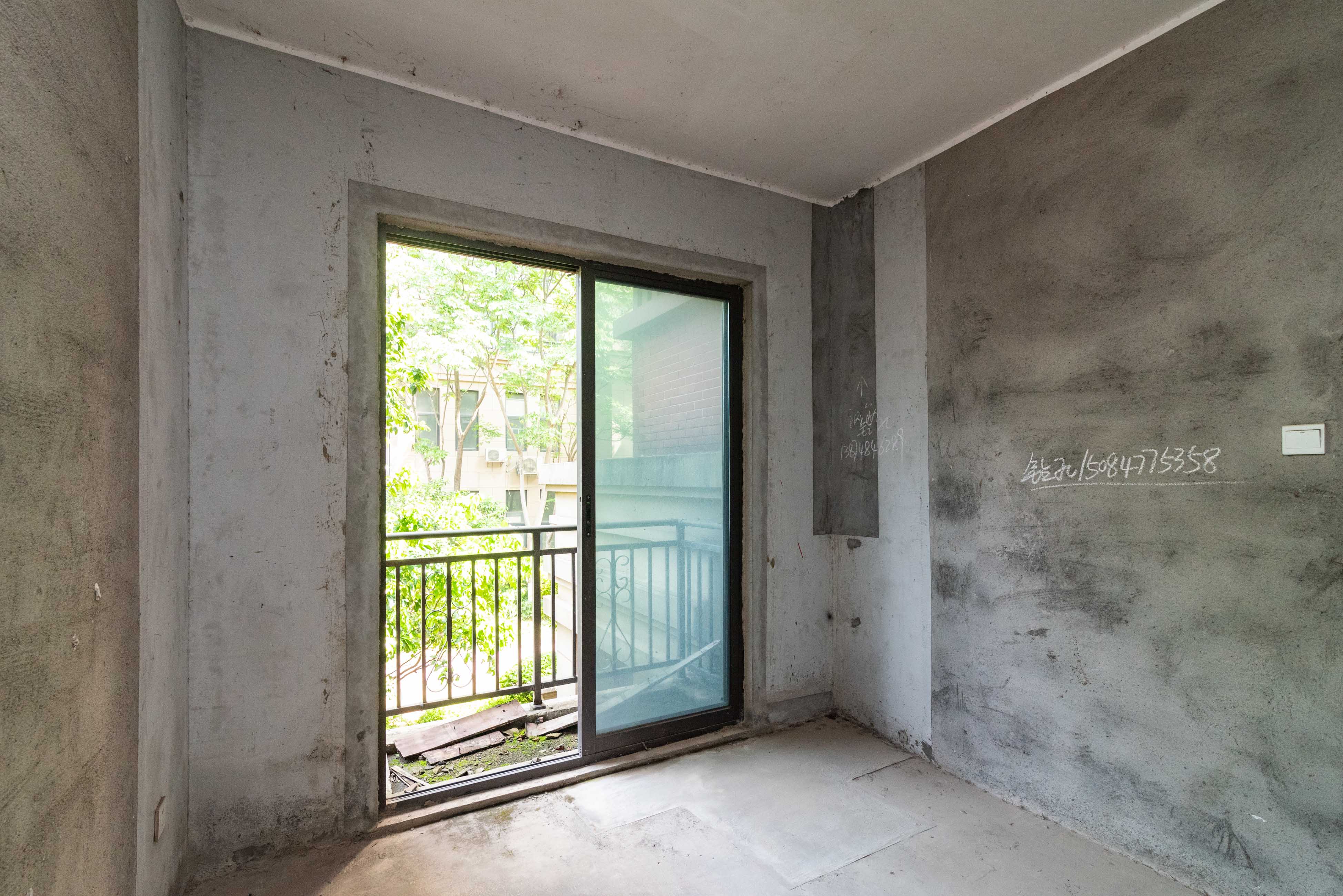 五矿沁园金城(春和景园) 4室2厅3卫 260.0万 五矿沁园金城(春和景园) 4室2厅3卫 260.0万其他