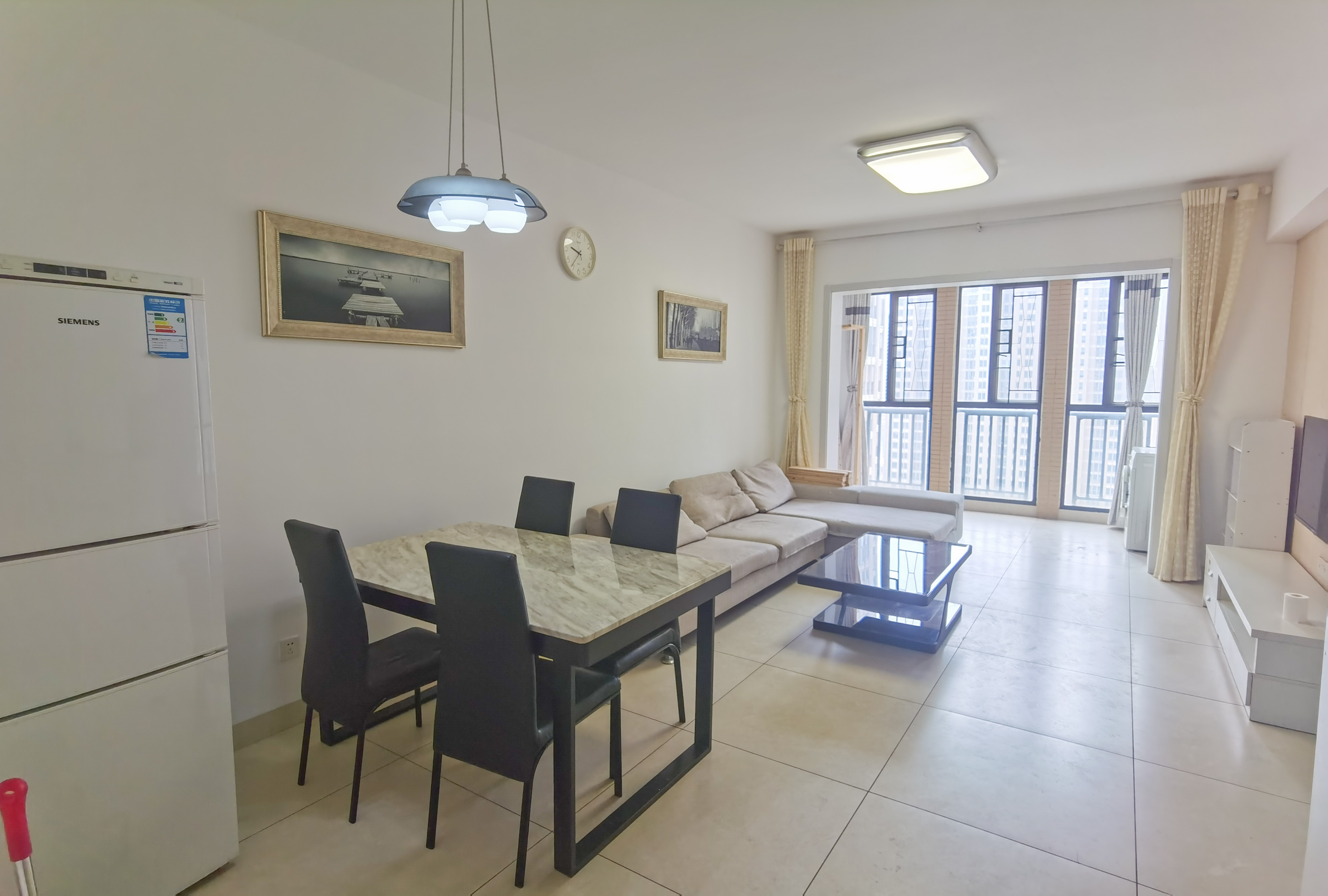 泰山公馆 2室2厅1卫 58.0万 泰山公馆 2室2厅1卫 58.0万客厅