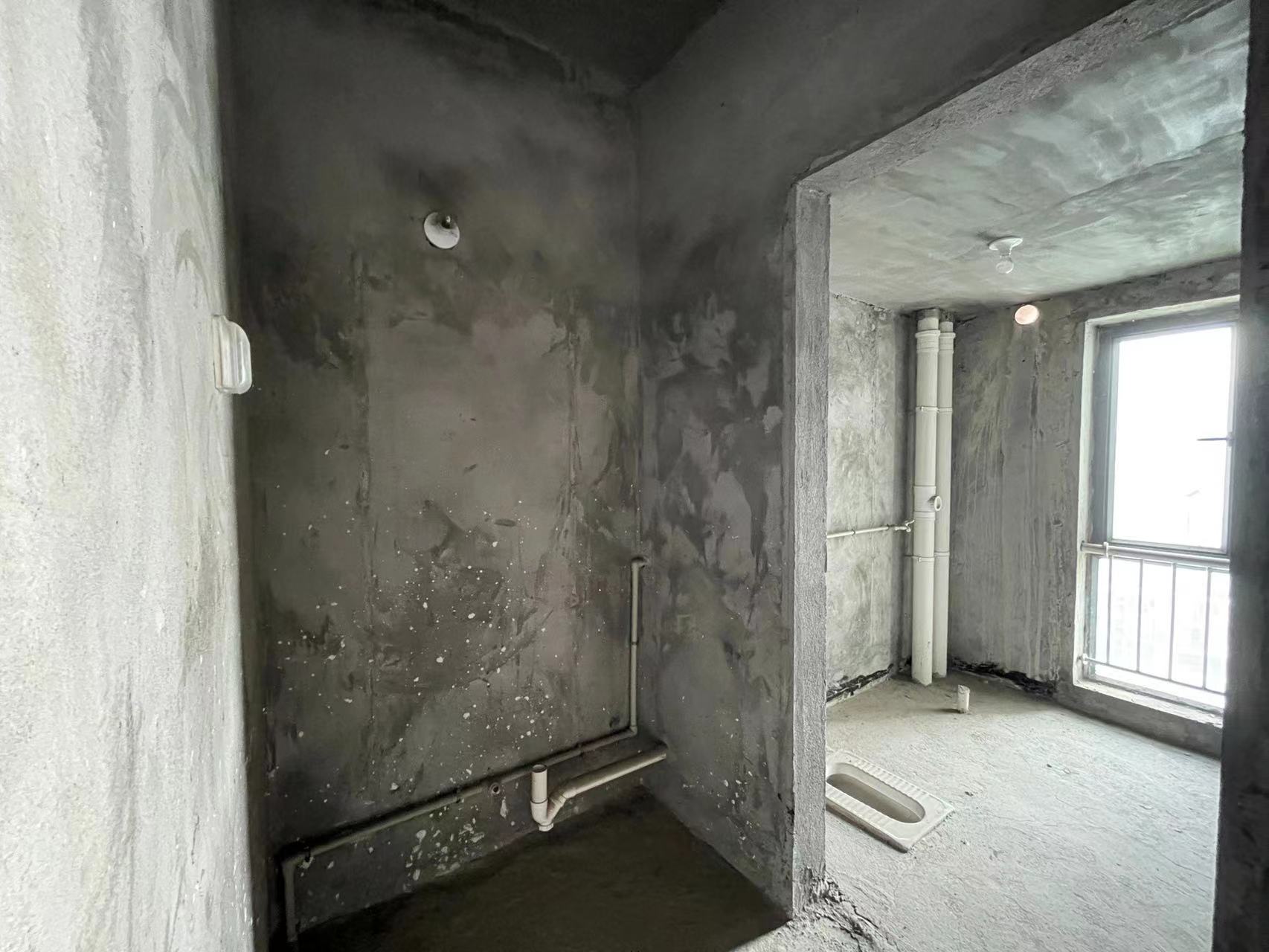 山水国际 5室2厅4卫 179.0万 山水国际 5室2厅4卫 179.0万客厅