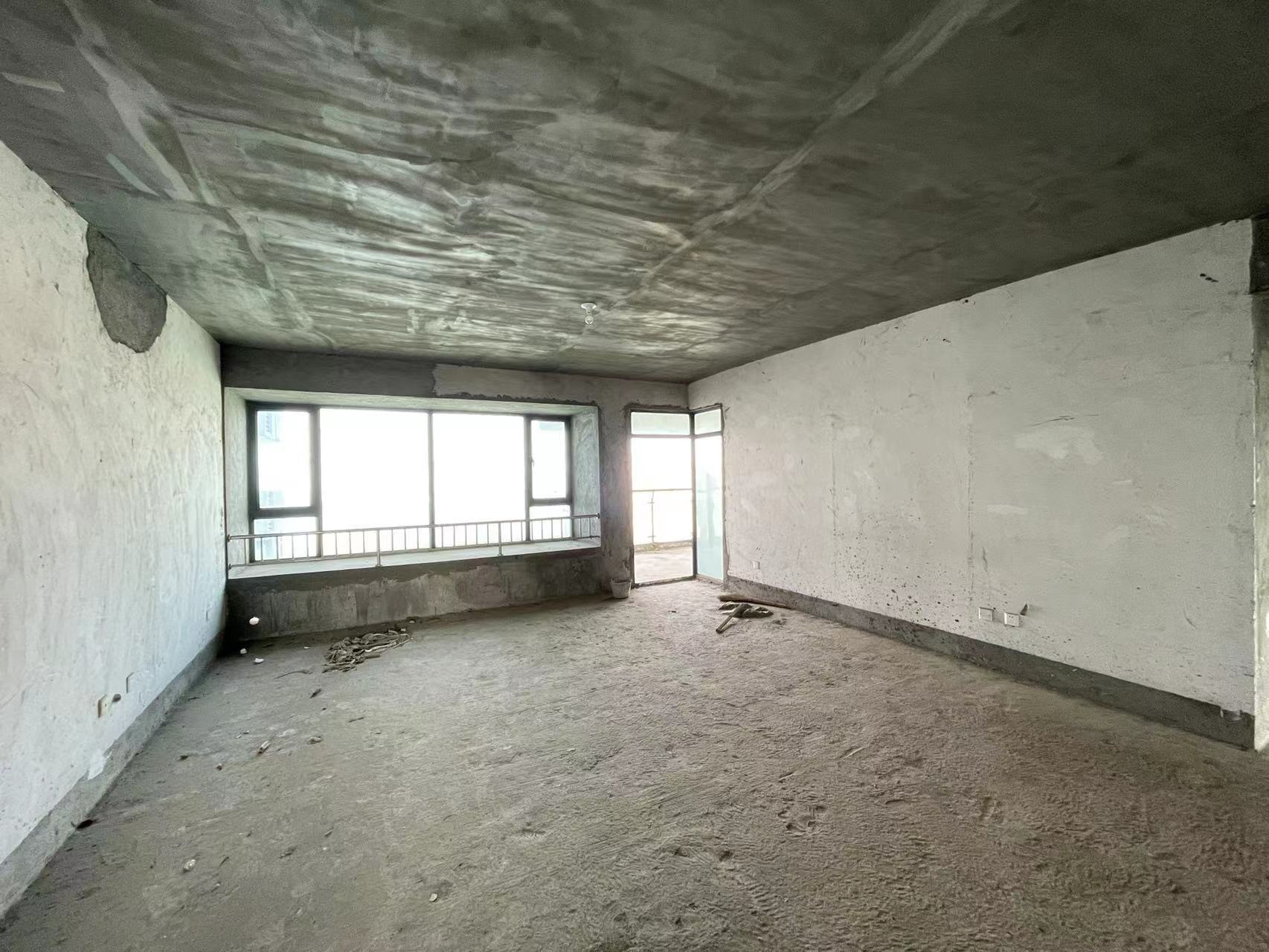 山水国际 5室2厅4卫 179.0万 山水国际 5室2厅4卫 179.0万客厅