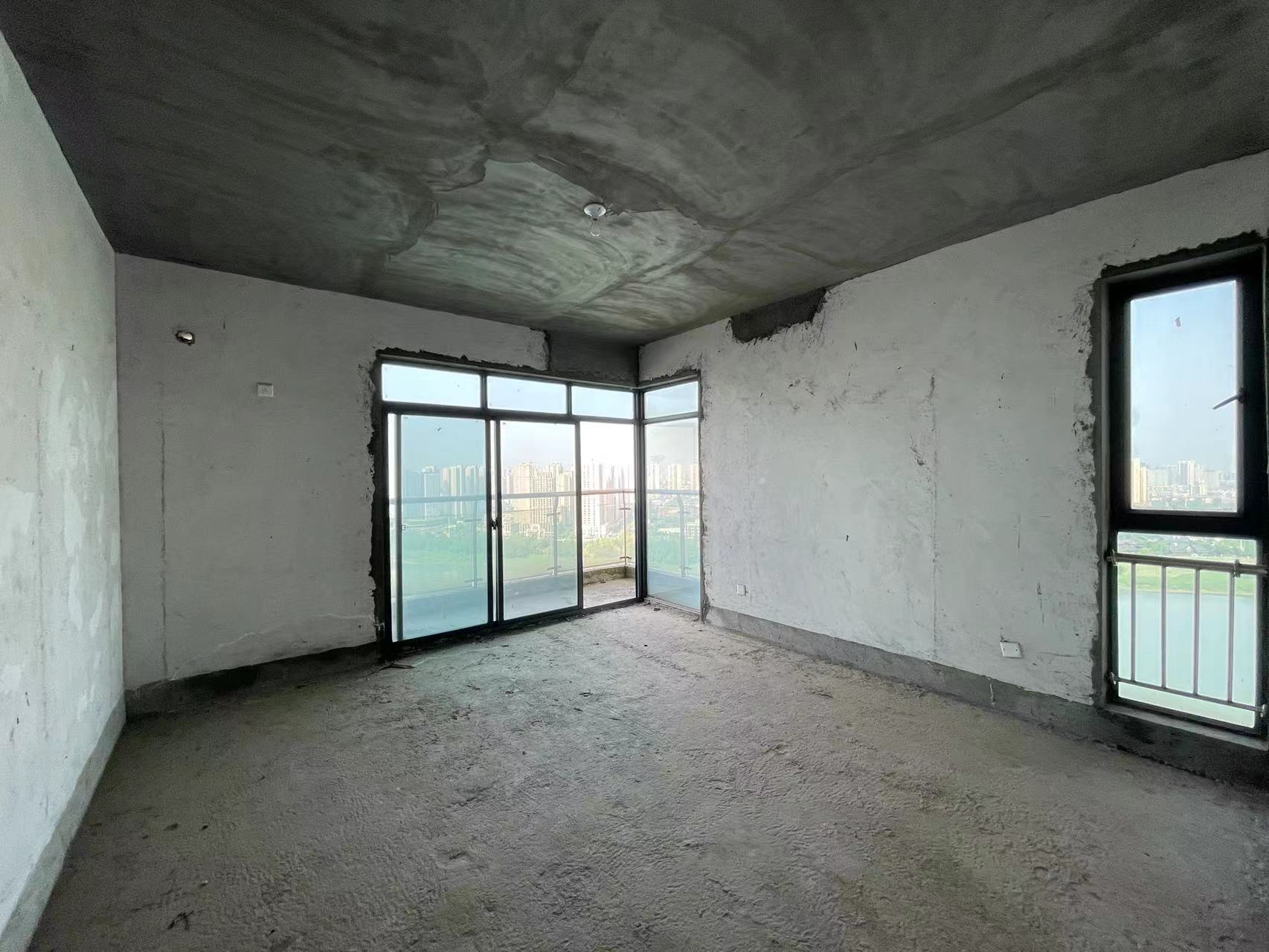 山水国际 5室2厅4卫 179.0万 山水国际 5室2厅4卫 179.0万客厅