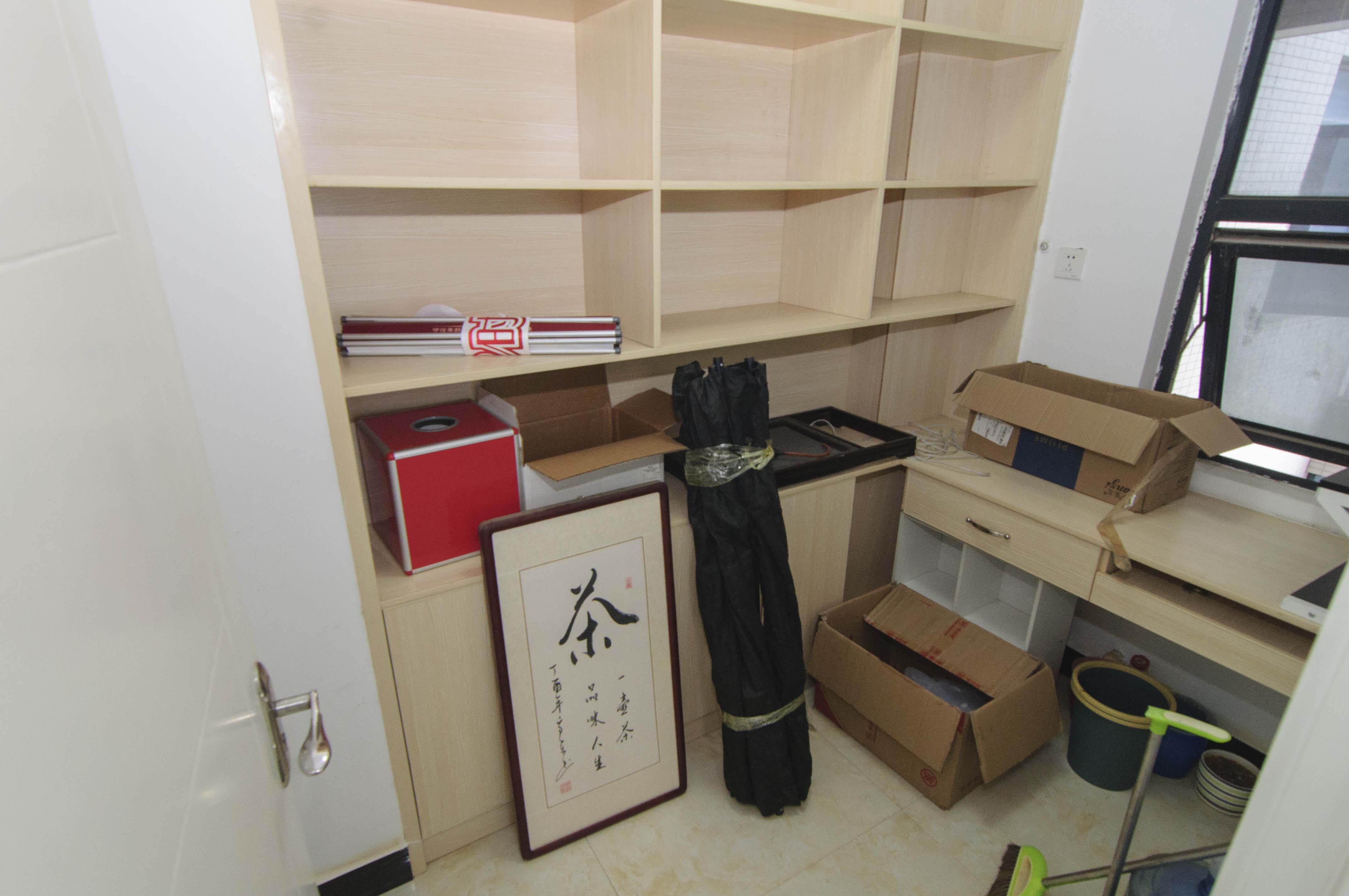 慢步江湾  3室2厅1卫   108.00万客厅
