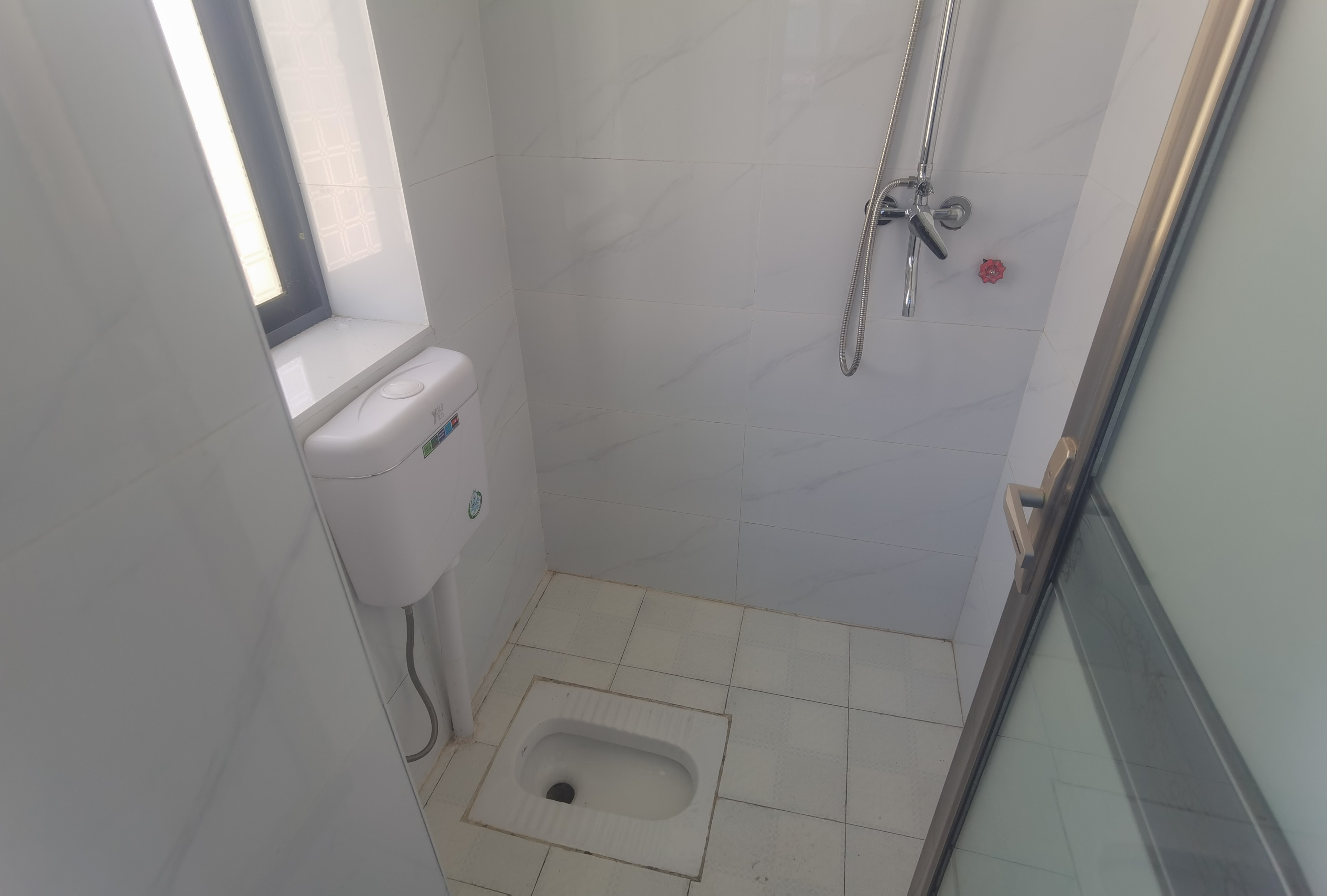 桥头社区 2室1厅1卫 28.8万 桥头社区 2室1厅1卫 28.8万客厅