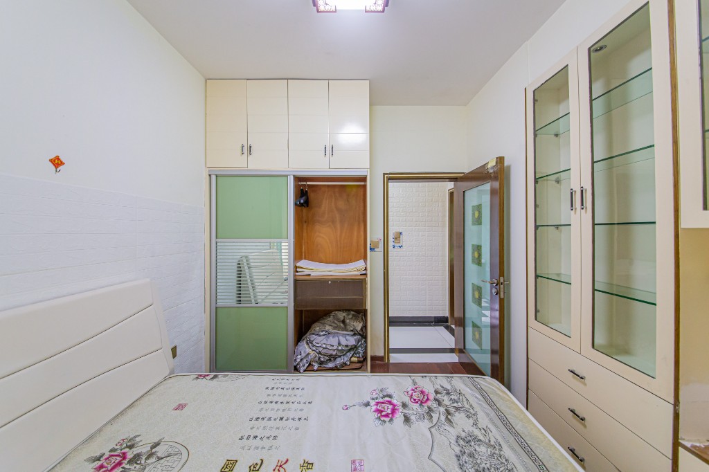 湘中海星之都  3室2厅1卫    148.0万卧室