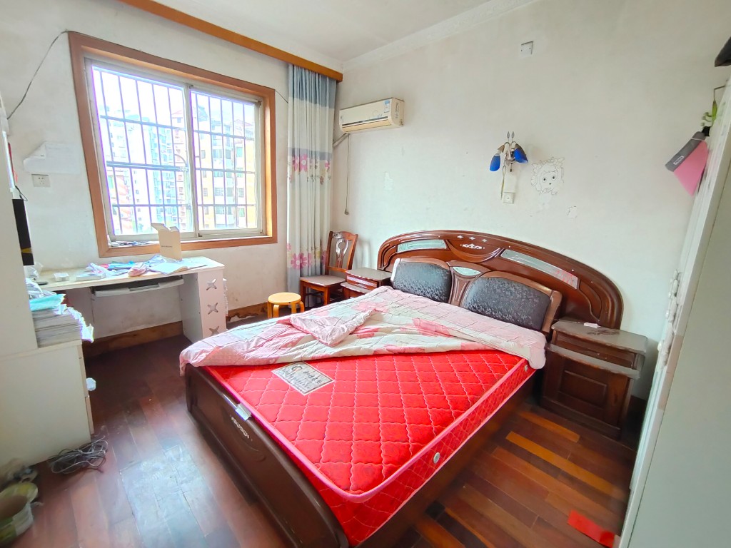 天鹅花园 3室2厅2卫 48.0万 天鹅花园 3室2厅2卫 48.0万客厅