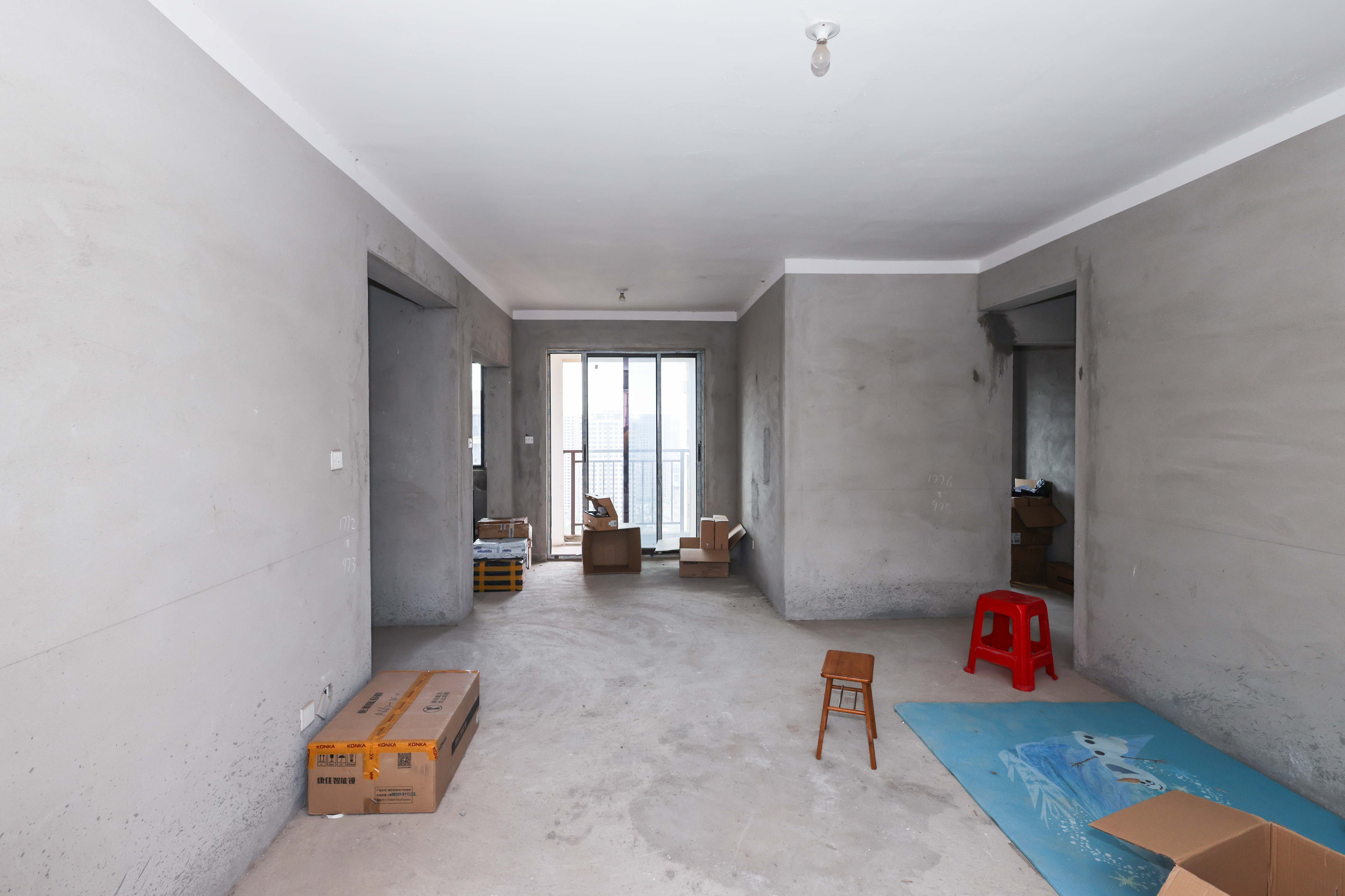 梅溪鑫苑名家  4室2厅2卫    188.0万客厅