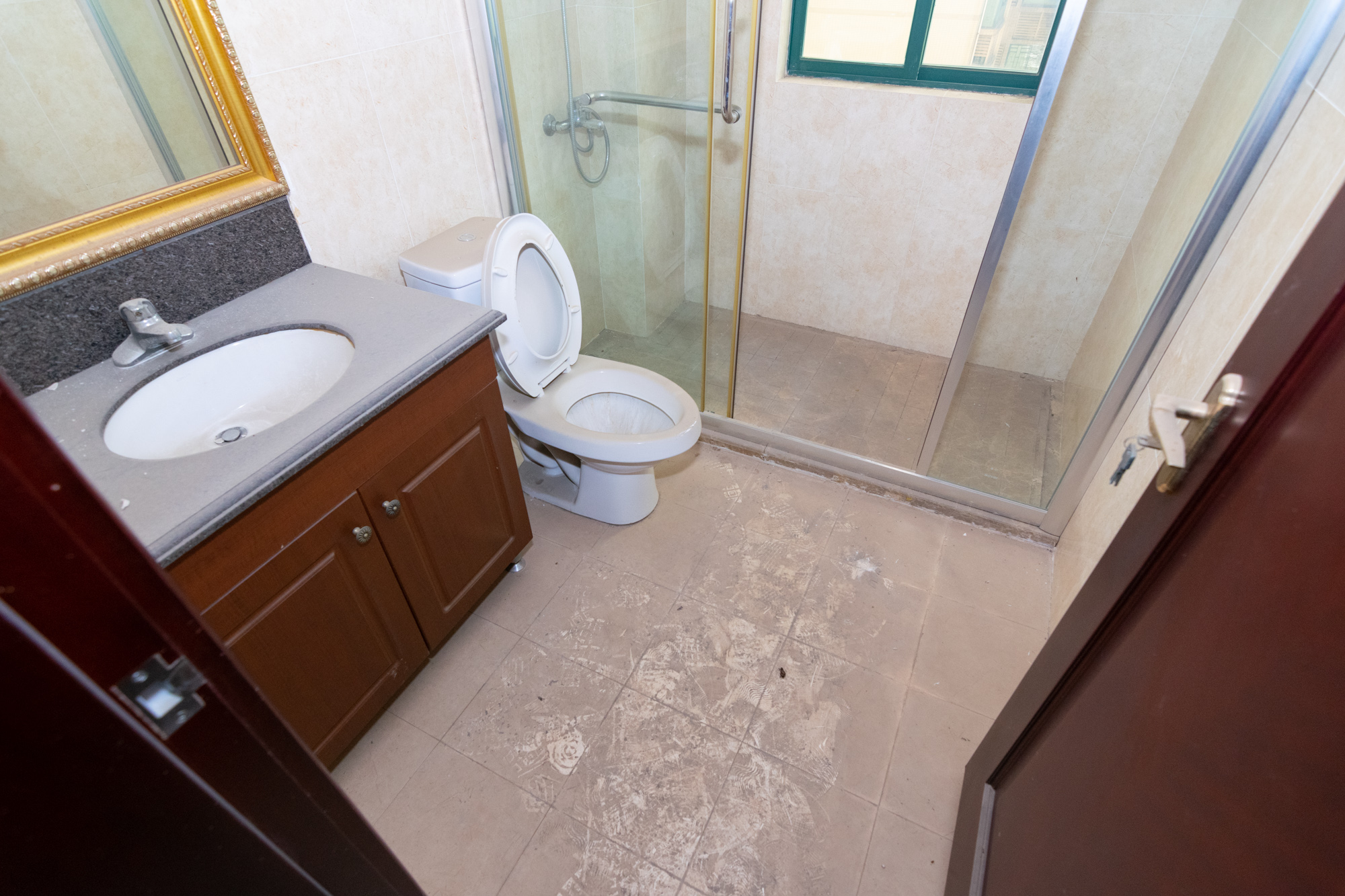 富基世纪公园  4室2厅2卫    110.0万卫生间