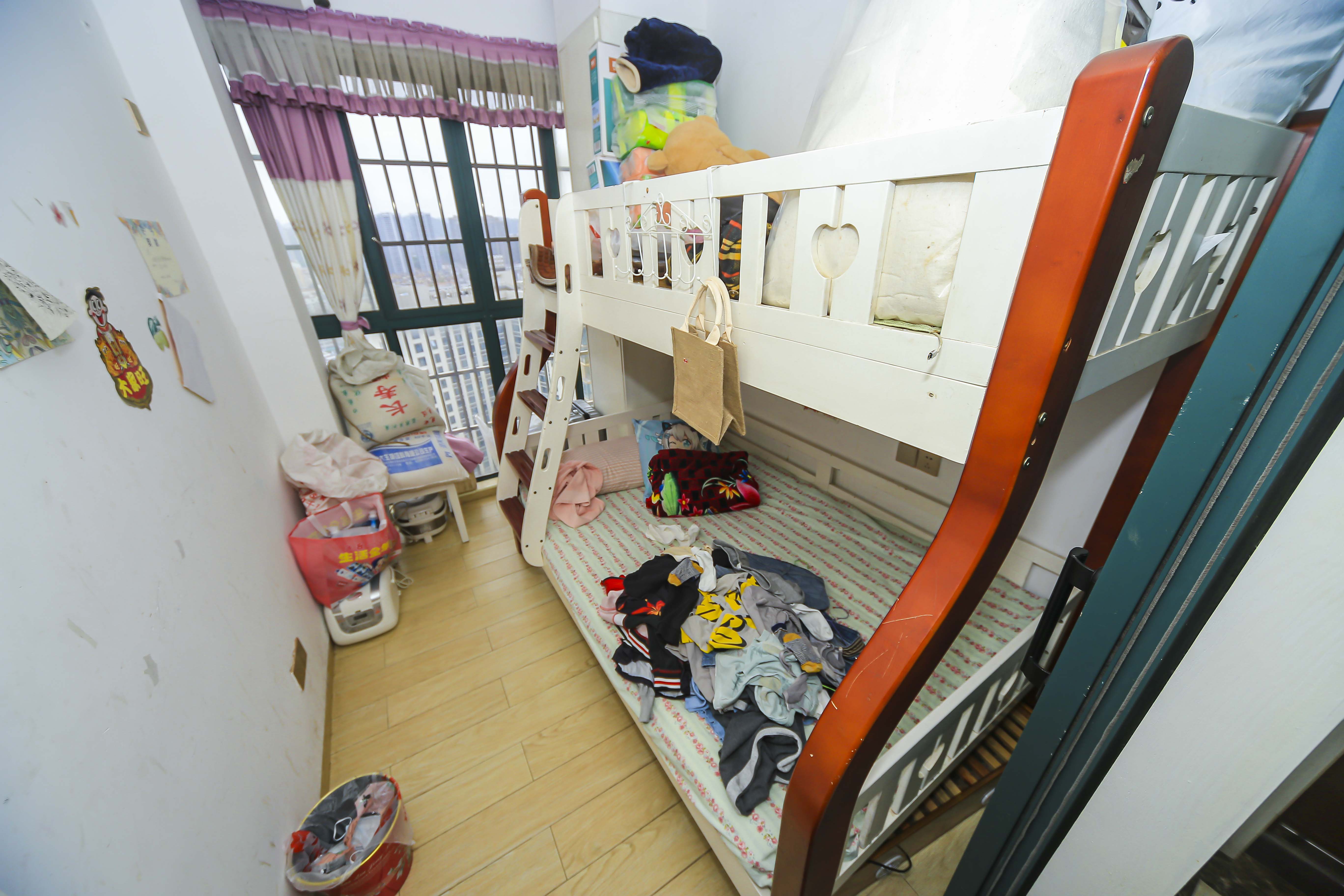 洋湖时代  3室2厅1卫    99.9万卧室