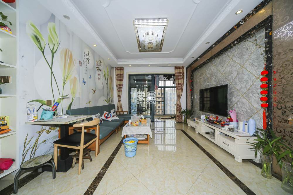 洋湖时代 3室2厅1卫 99.9万