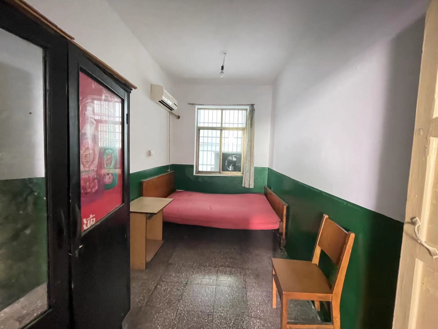 贺家土纺织路散盘  2室1厅1卫    25.0万 贺家土纺织路散盘  2室1厅1卫    25.0万客厅