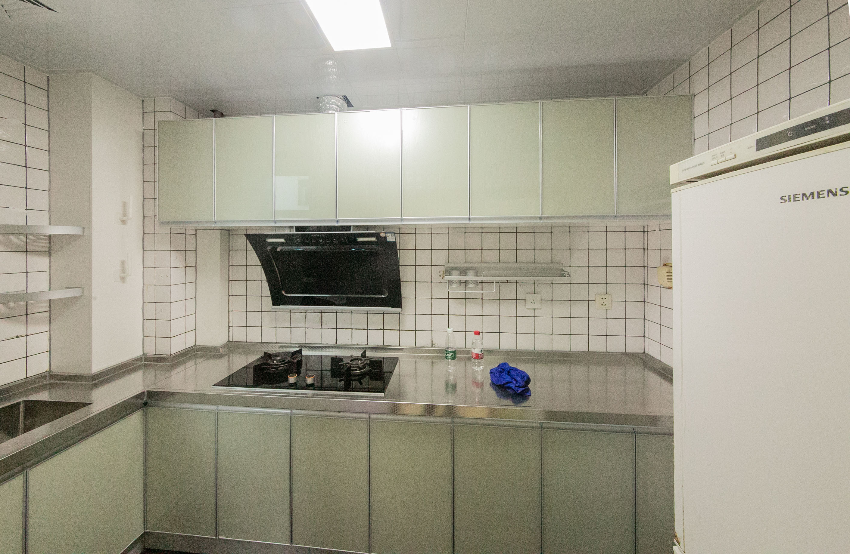 锦绣华天  4室2厅2卫    133.0万 锦绣华天  4室2厅2卫    133.0万厨房