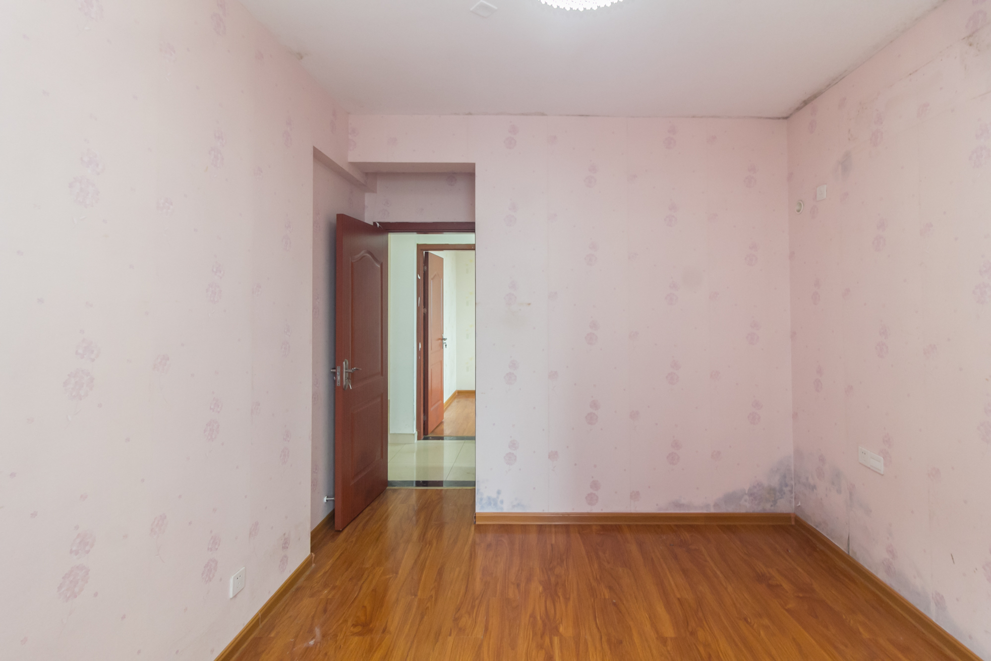 中欣楚天雅郡 2室2厅1卫 56.8万 中欣楚天雅郡 2室2厅1卫 56.8万卧室