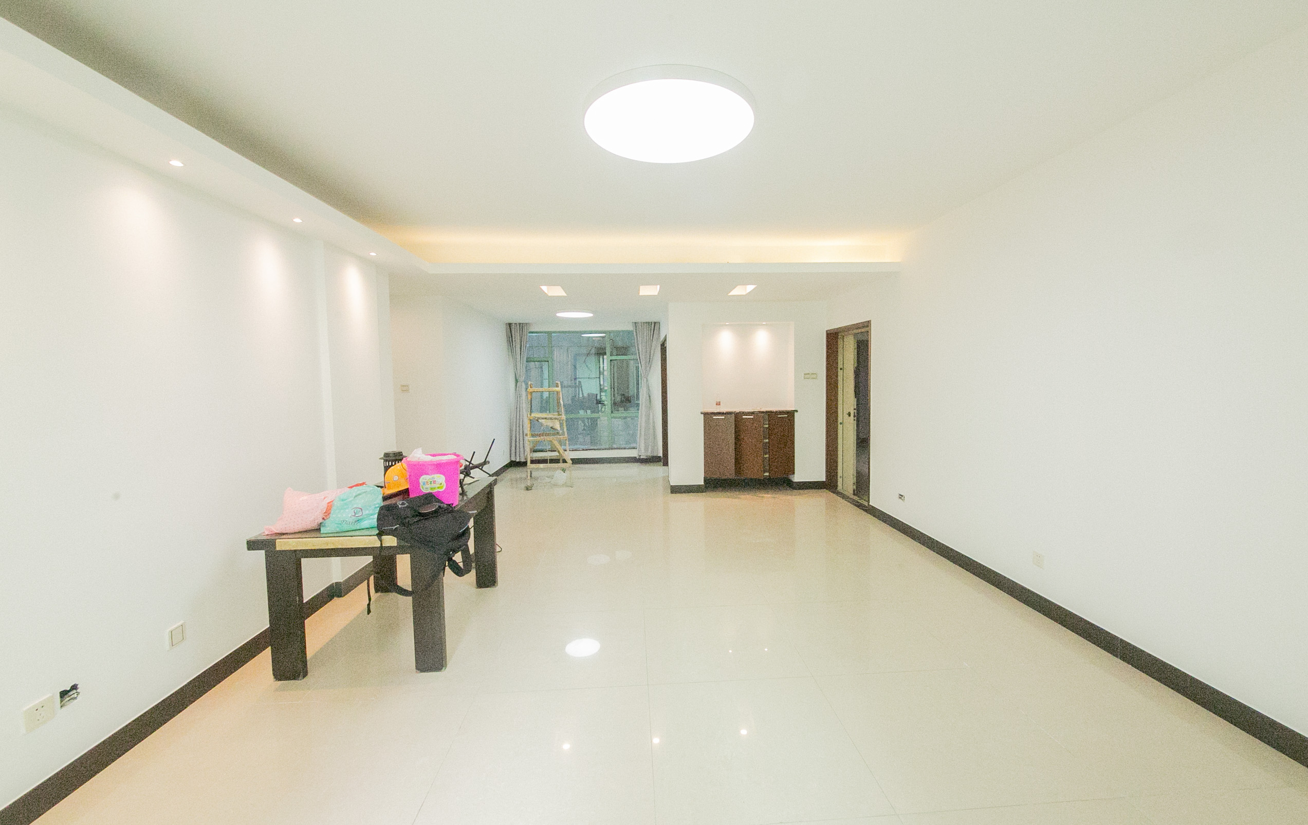 锦绣华天  4室2厅2卫    133.0万 锦绣华天  4室2厅2卫    133.0万客厅