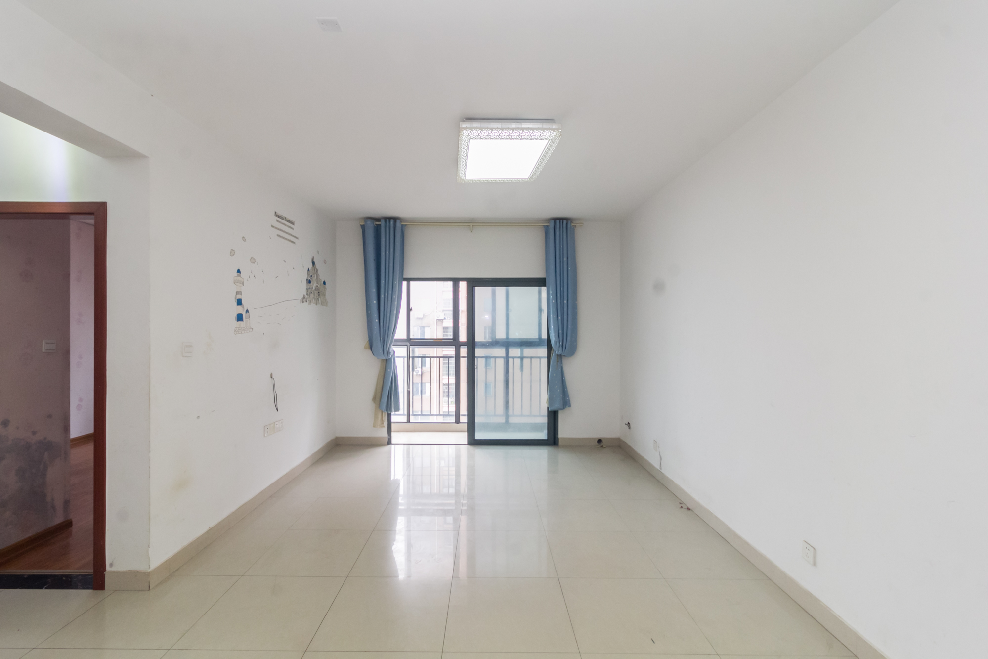 中欣楚天雅郡 2室2厅1卫 56.8万 中欣楚天雅郡 2室2厅1卫 56.8万客厅