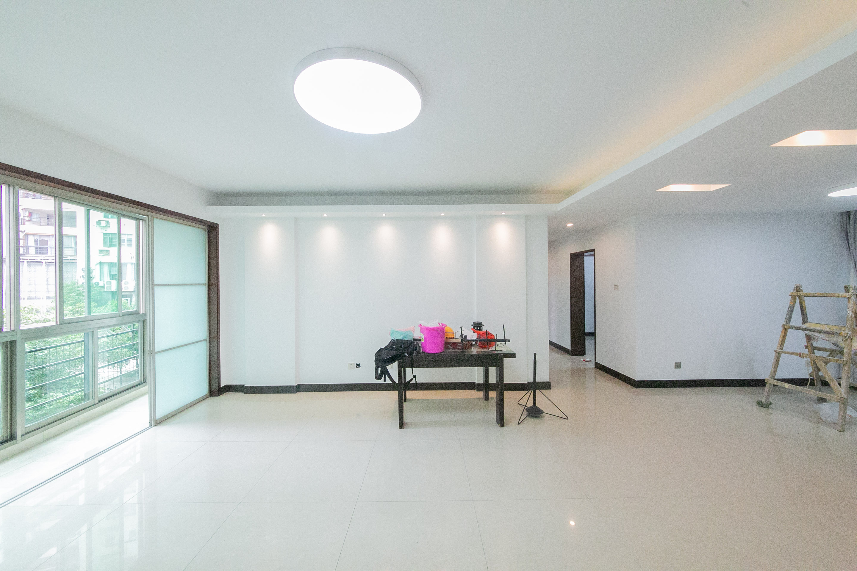 锦绣华天  4室2厅2卫    133.0万 锦绣华天  4室2厅2卫    133.0万客厅