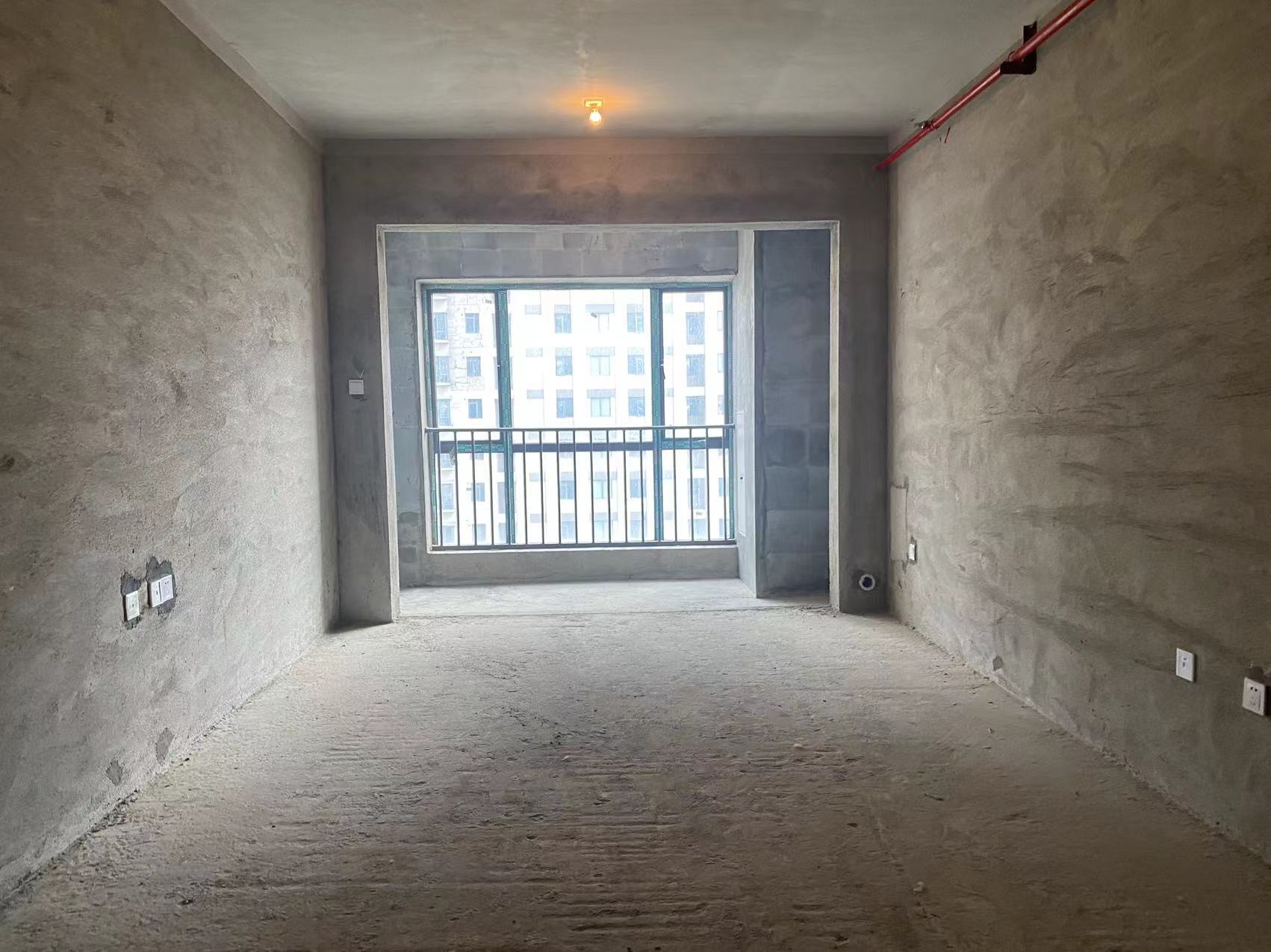 山水洲城华晨第一城 3室2厅1卫 48.0万 山水洲城华晨第一城 3室2厅1卫 48.0万客厅